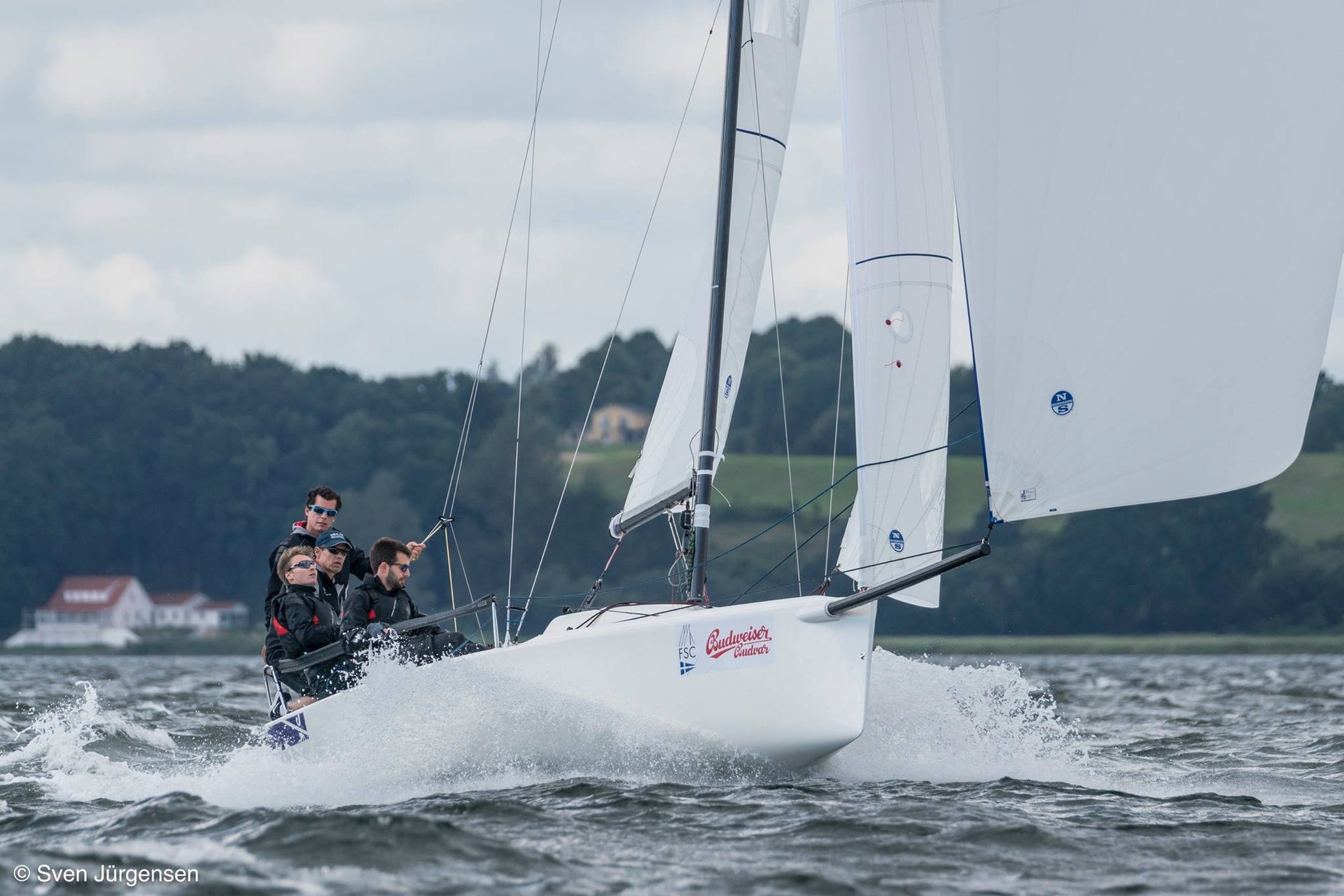 IDM J-70 - NORTH SAILS KUNDEN AUF DEM PODIUM