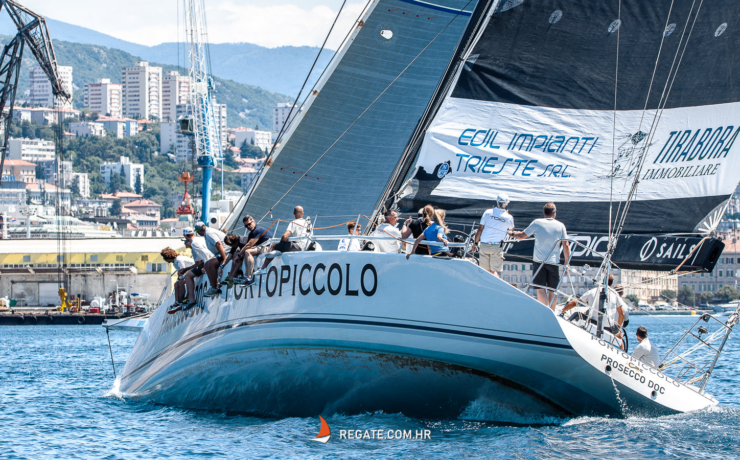 NS KLIJENTI NAJBRŽI I U REGATNOJ I U OBITELJSKOJ SKUPINI NA OVOGODIŠNJOJ FIUMANCI