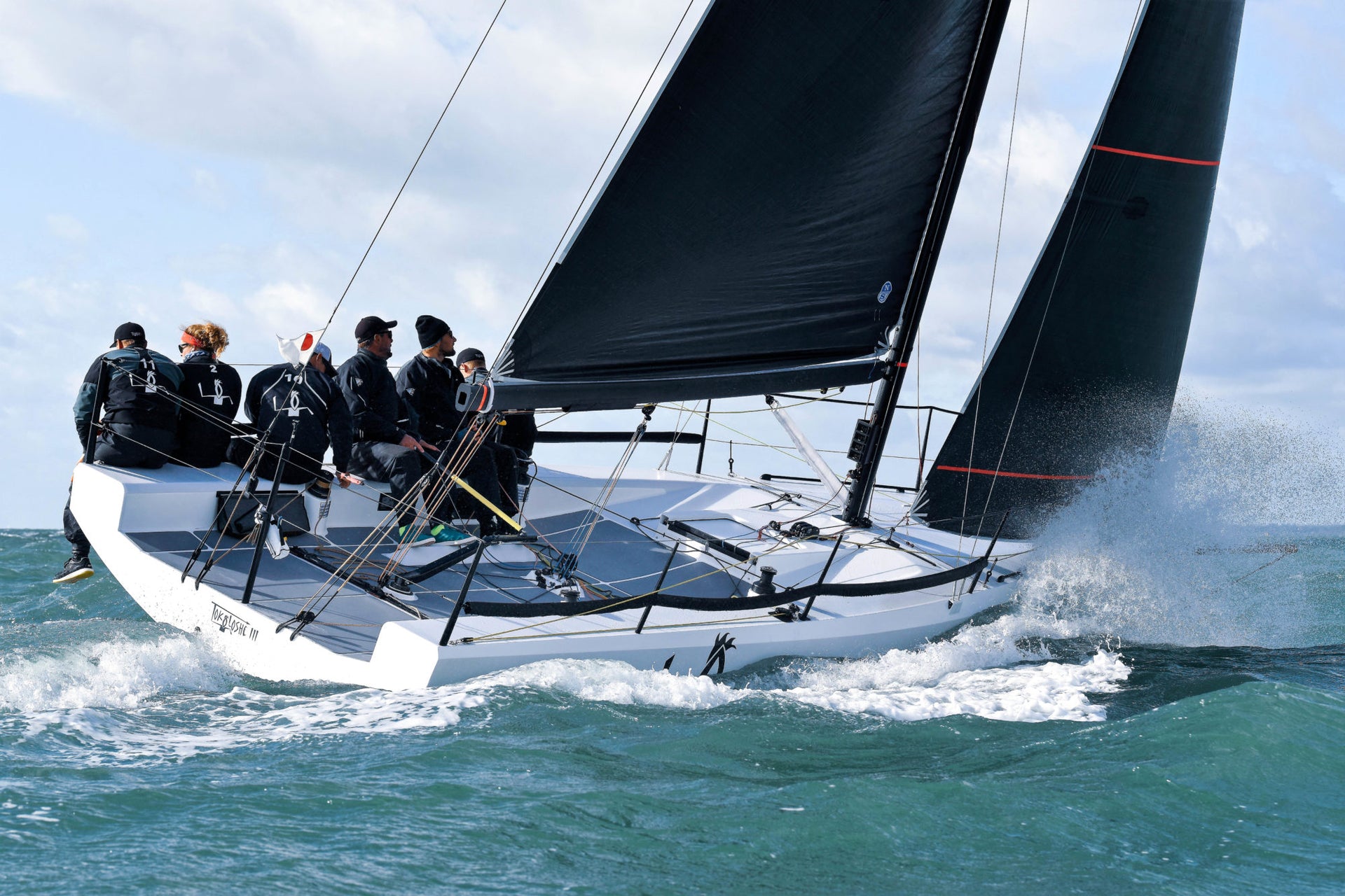 THE CAPE 31 IS CAPTIVATING SAILORS WORLDWIDE