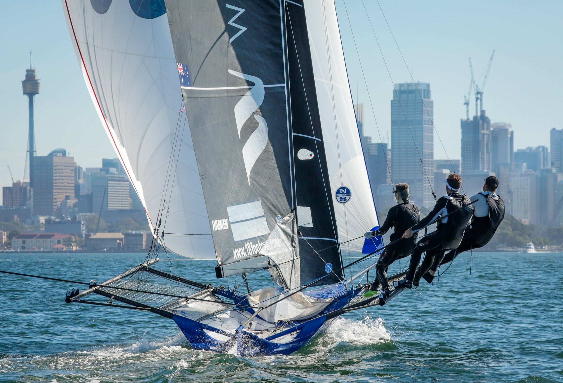 HONDA MARINE HANGS ONTO THE 18FT SKIFF WORLD TITLE