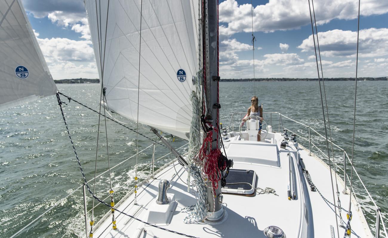 safe jibes for cruising boats