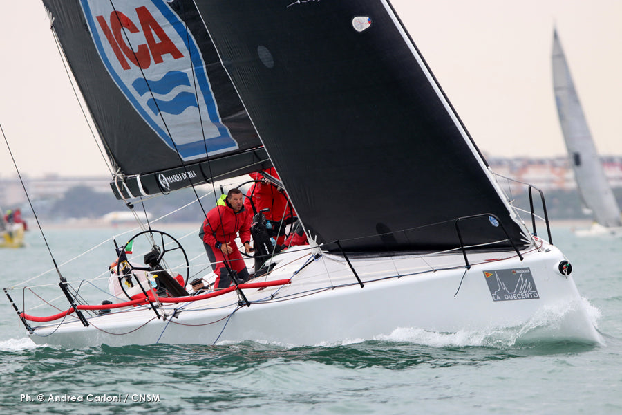 FRECCIA DEL CHIENTI CONQUISTA I LINE HONOURS A LA DUECENTO