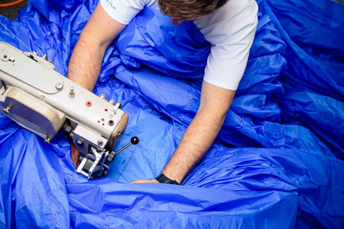 VINTEROPBEVARING AF SEJL I TRE LETTE TRIN