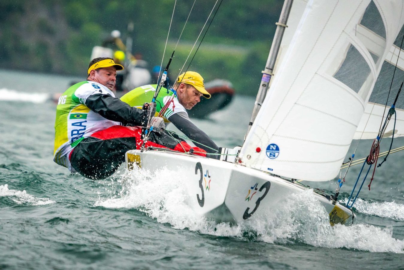 NEW STAR SAIL DESIGNS SHINE AT THE SSL BREEZE GRAND SLAM