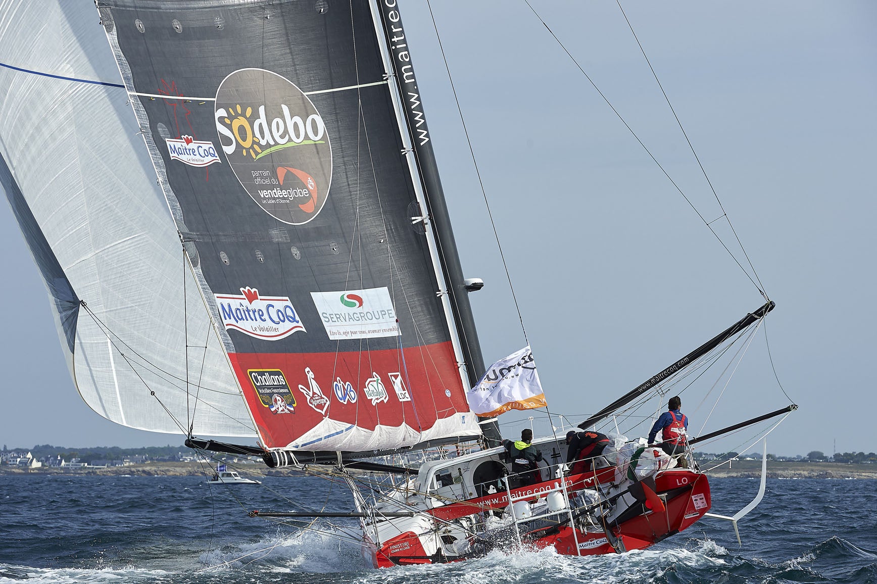 JEREMIE BEYOU COMPLETES VENDÉE GLOBE PODIUM ON NORTH-POWERED MAITRE COQ