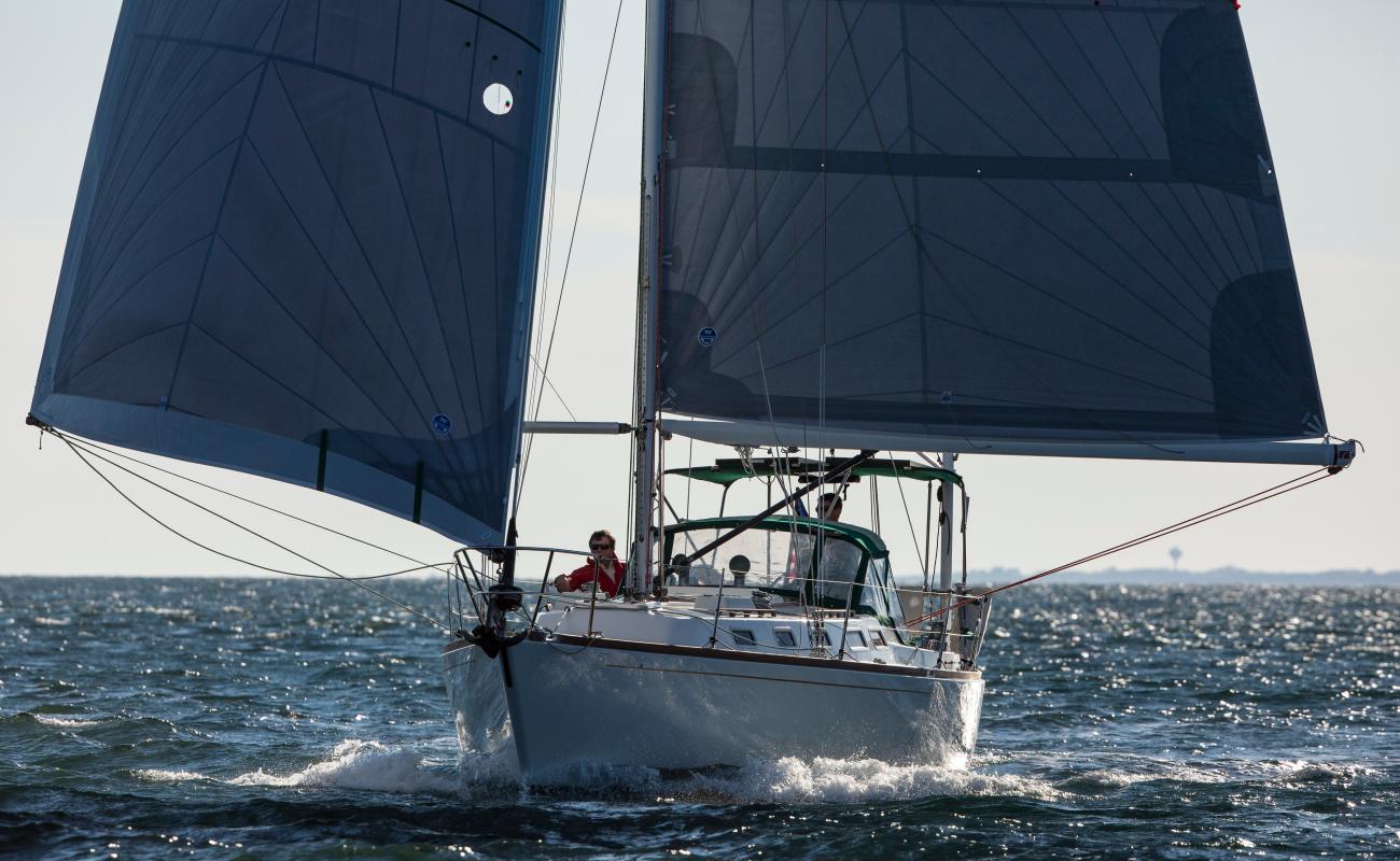 sailing downwind heavy air