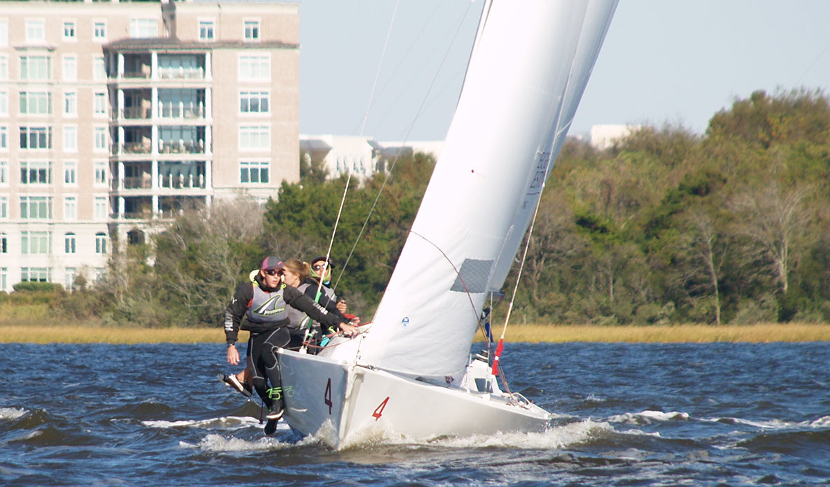 NORTH SAILS PARTNERS WITH J/22 CLASS SCHOLARSHIP PROGRAM