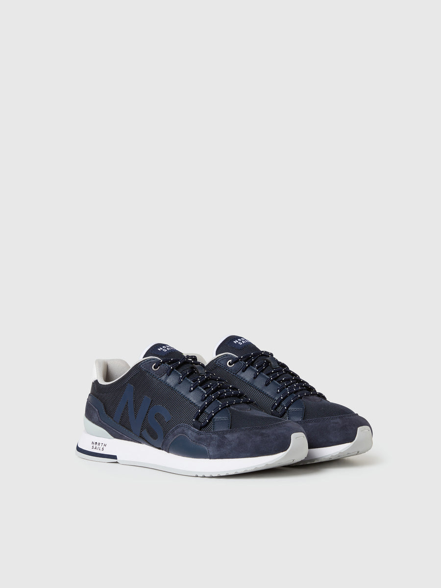 wage-hitch-logo-005-shoes-051016