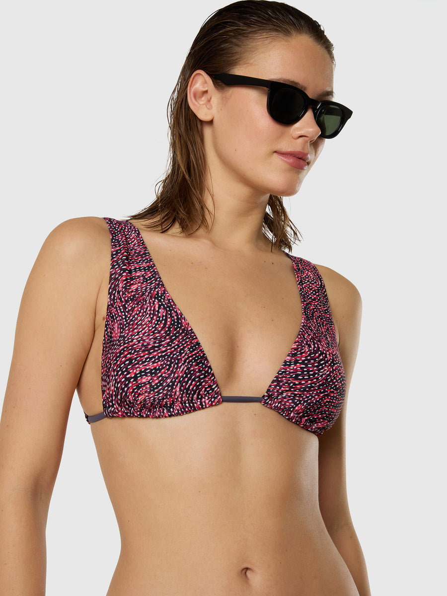 elevated-triangle-bikini-beachwear-078082