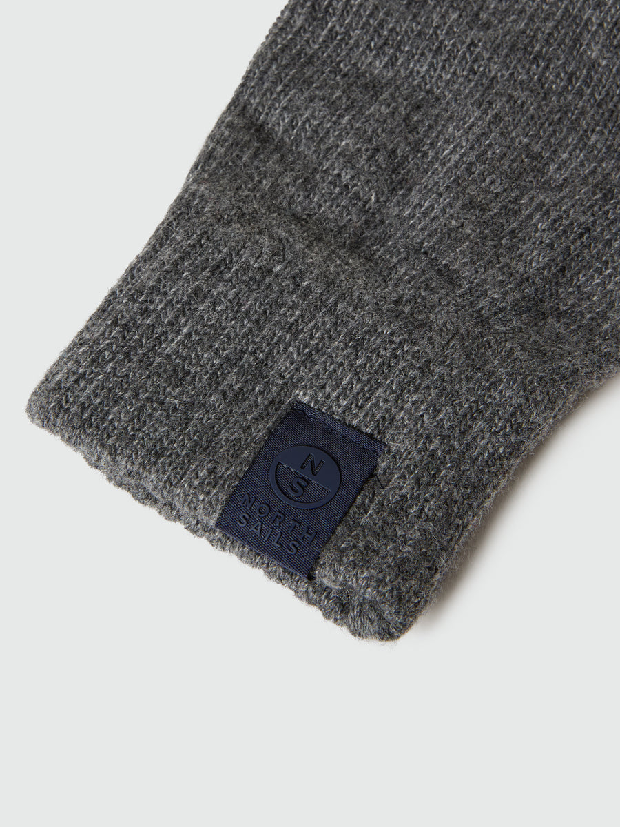 gloves-623347