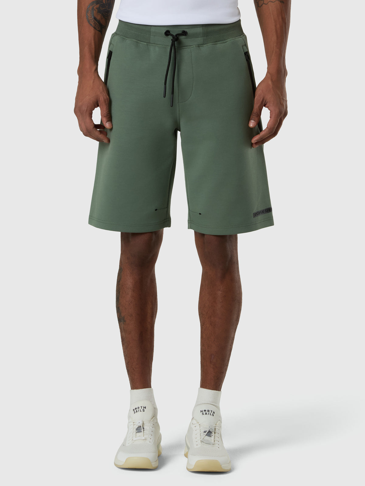 1 | Laurel wreath | sweatshorts-673254