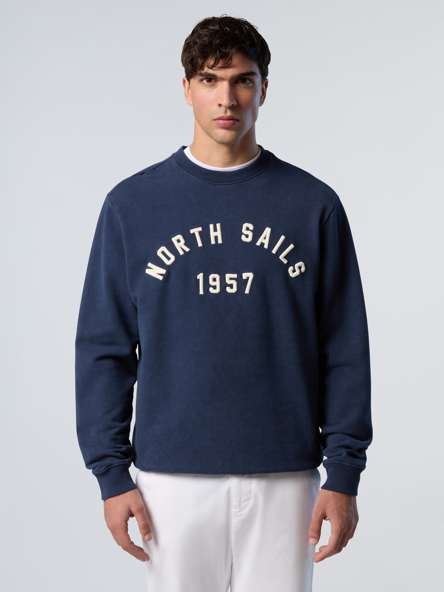 crewneck-sweatshirt-wgraphic-691413