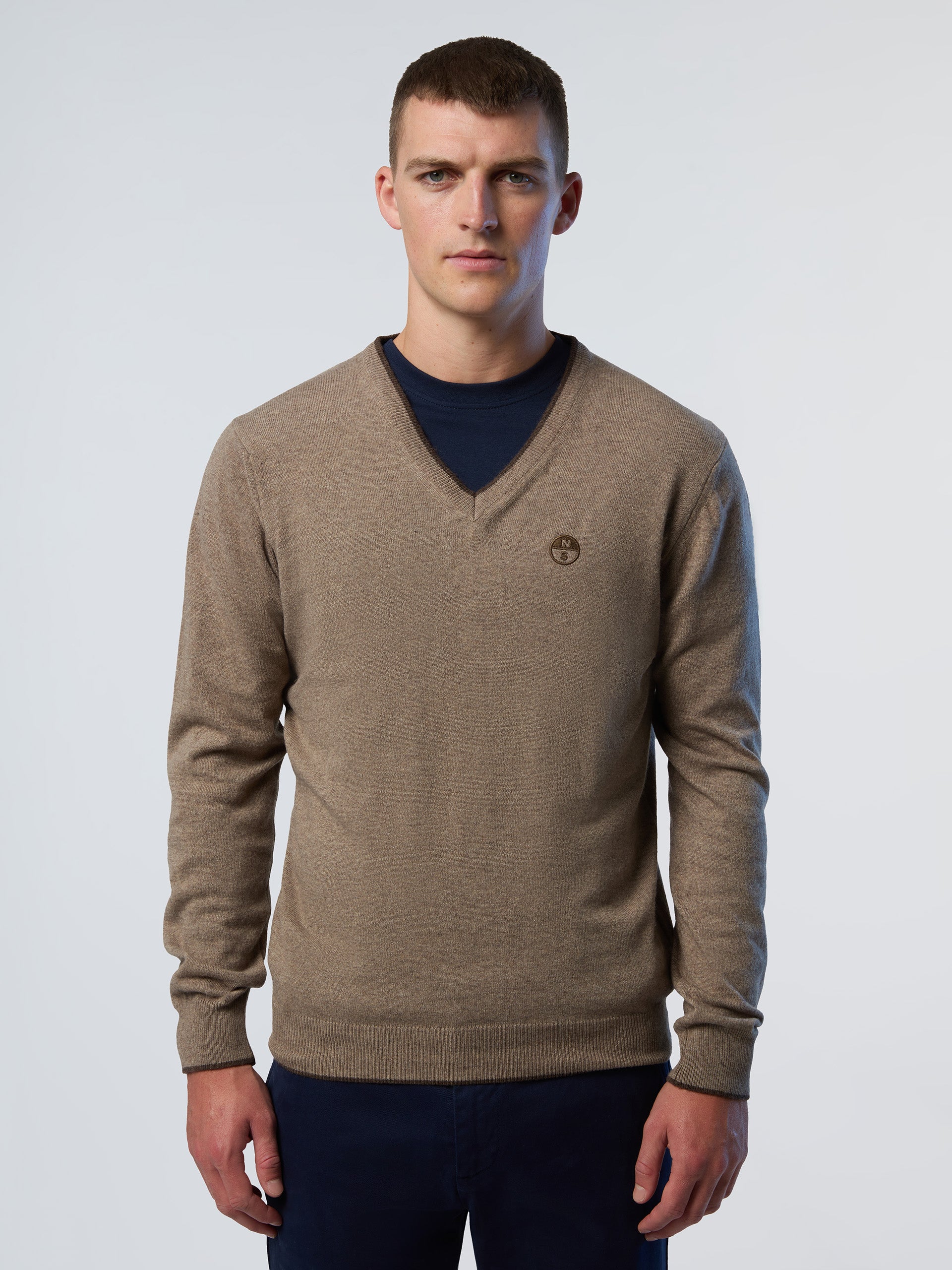 V-neck sweater with embroidered logo | North Sails