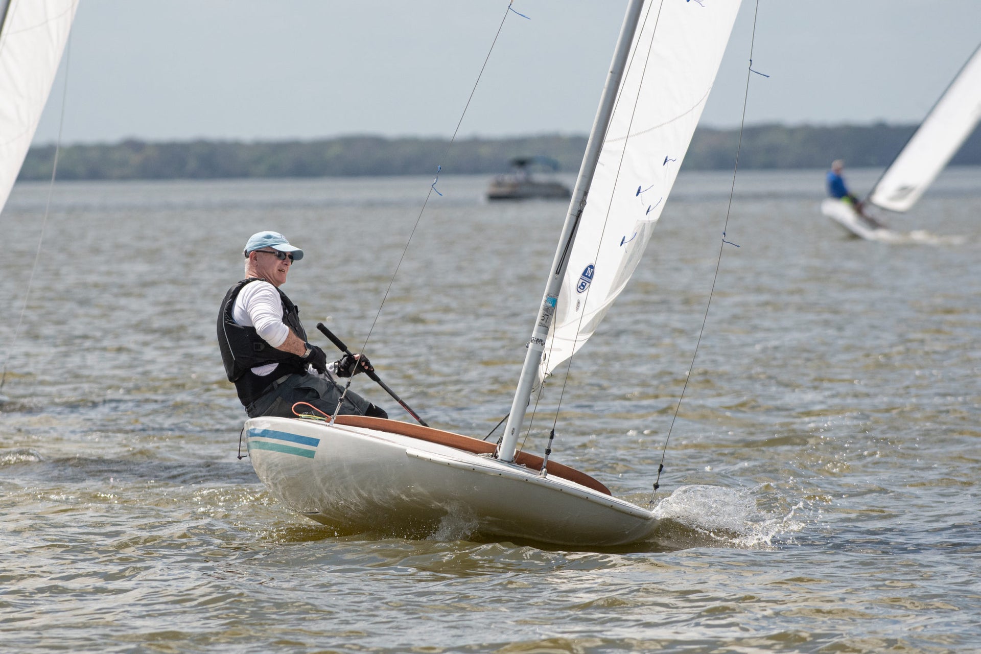 NEW MC SCOW MAGNUM WINS MIDWINTERS
