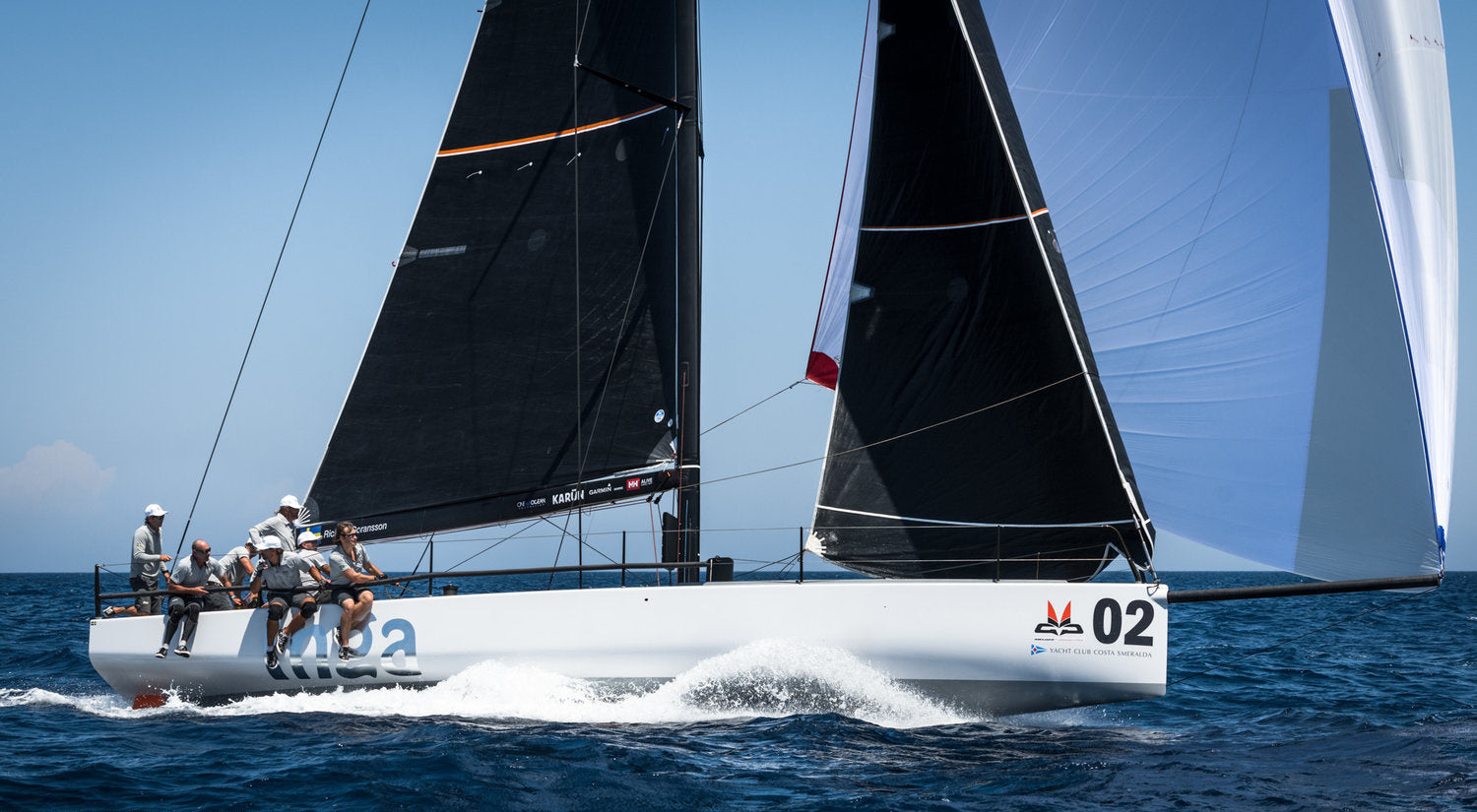 WHY ARE RACING SAILS BLACK?