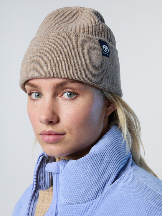 beanie-wlogo-021638