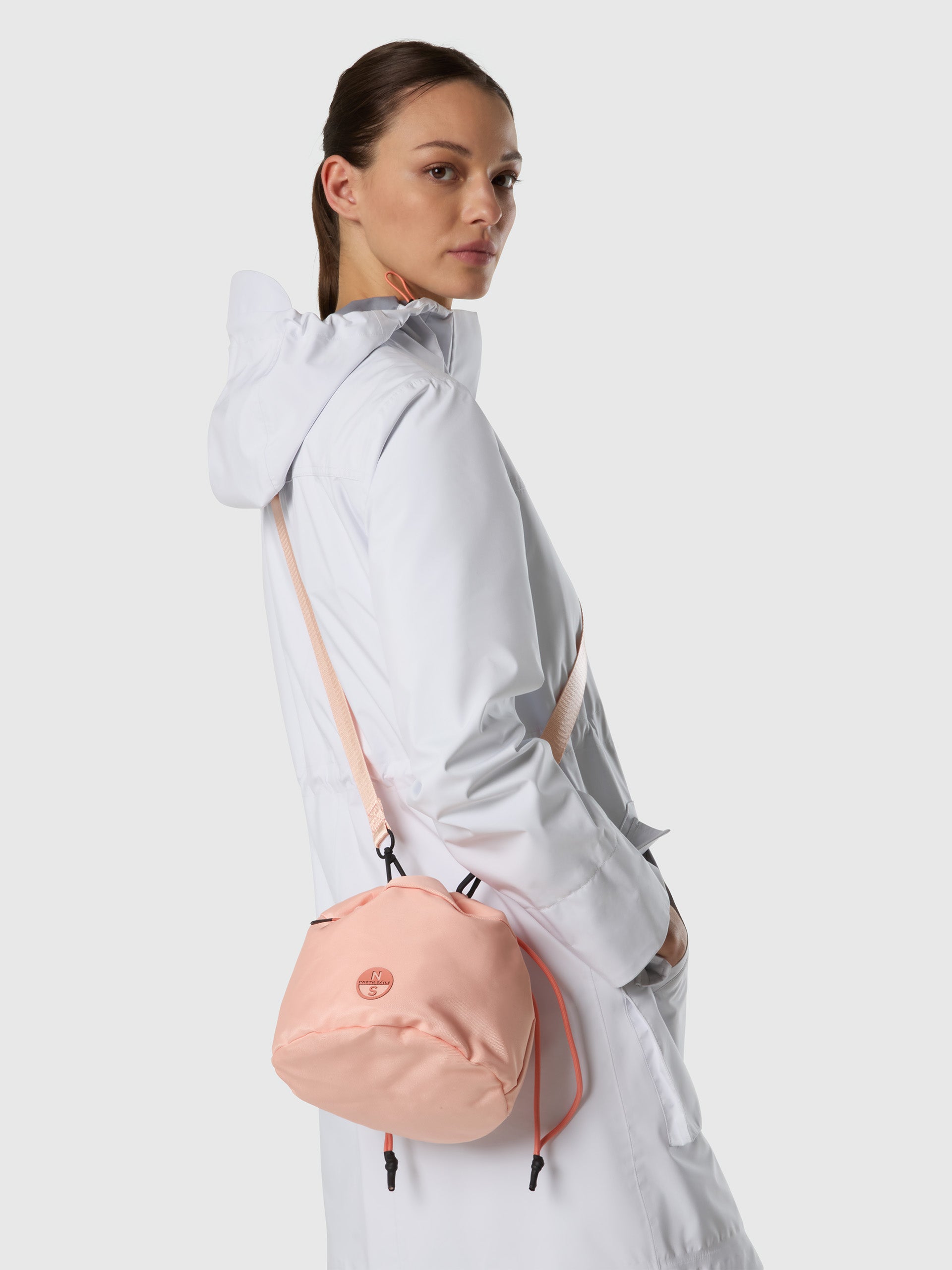 1 | Coral haze | bucket-bag-031197