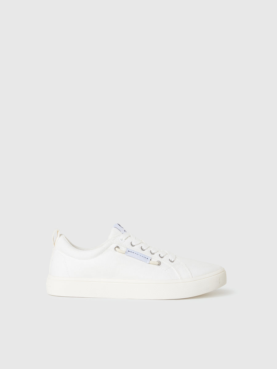 hover | White | wage-reef-chrome-041-042-shoes-051019