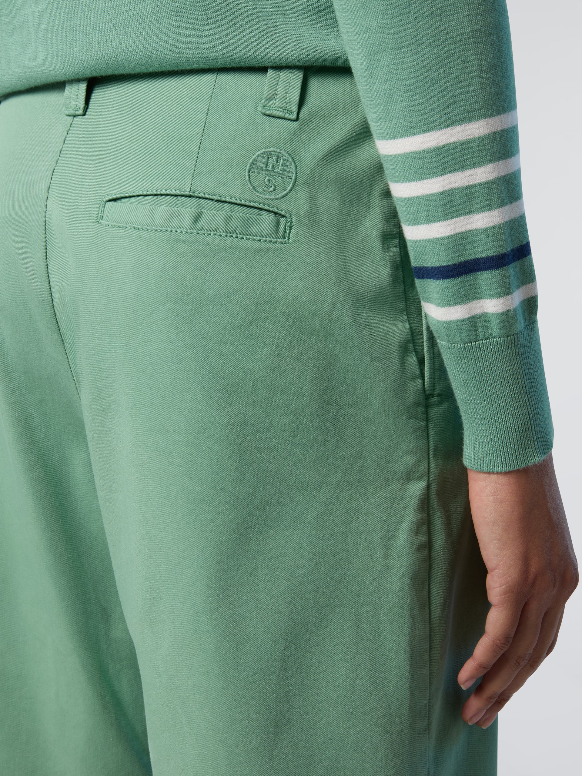 5 | Malachite green | slim-fit-chino-short-trouser-074536