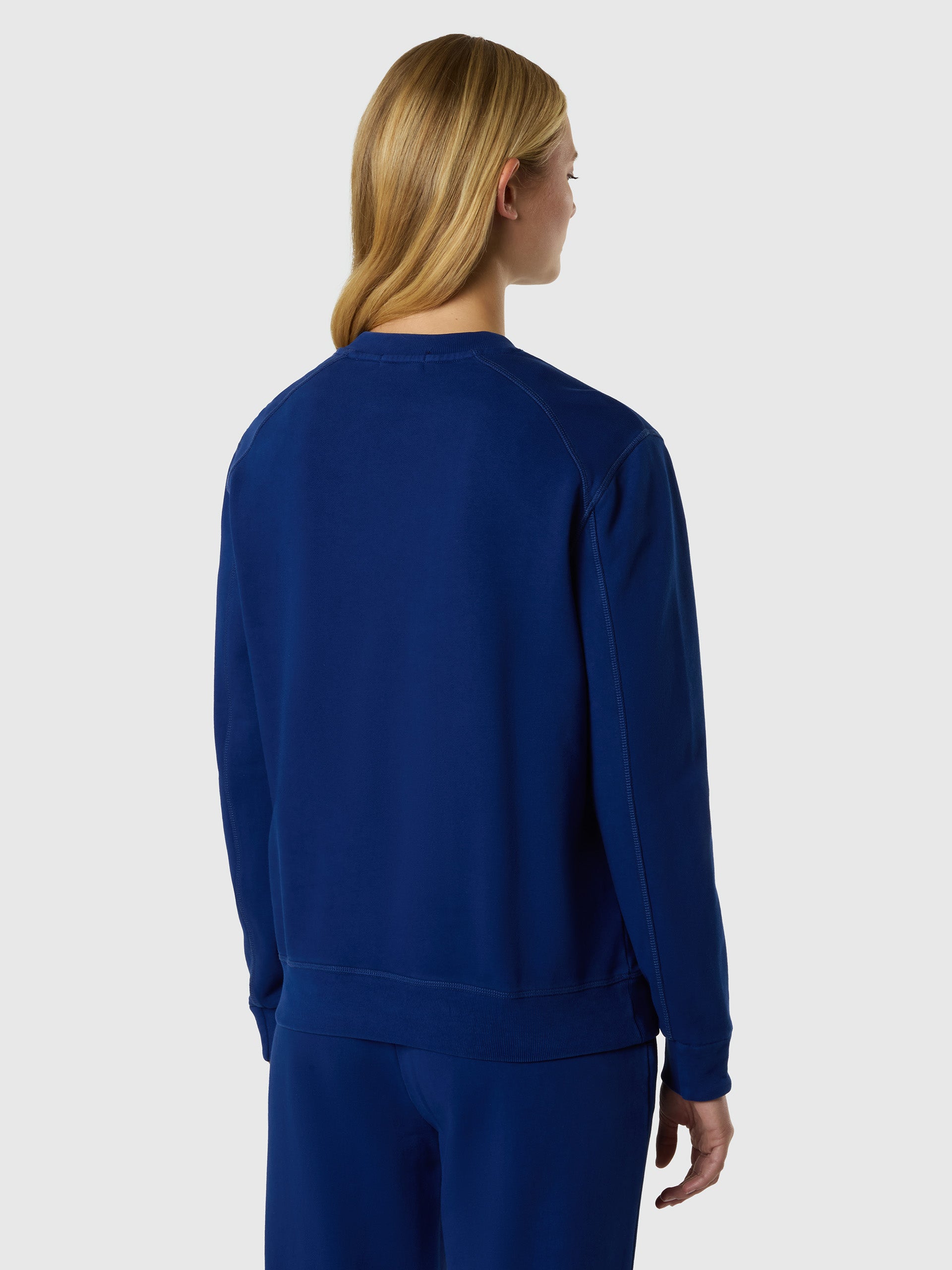 4 | Blue depths | crewneck-sweatshirt-091240