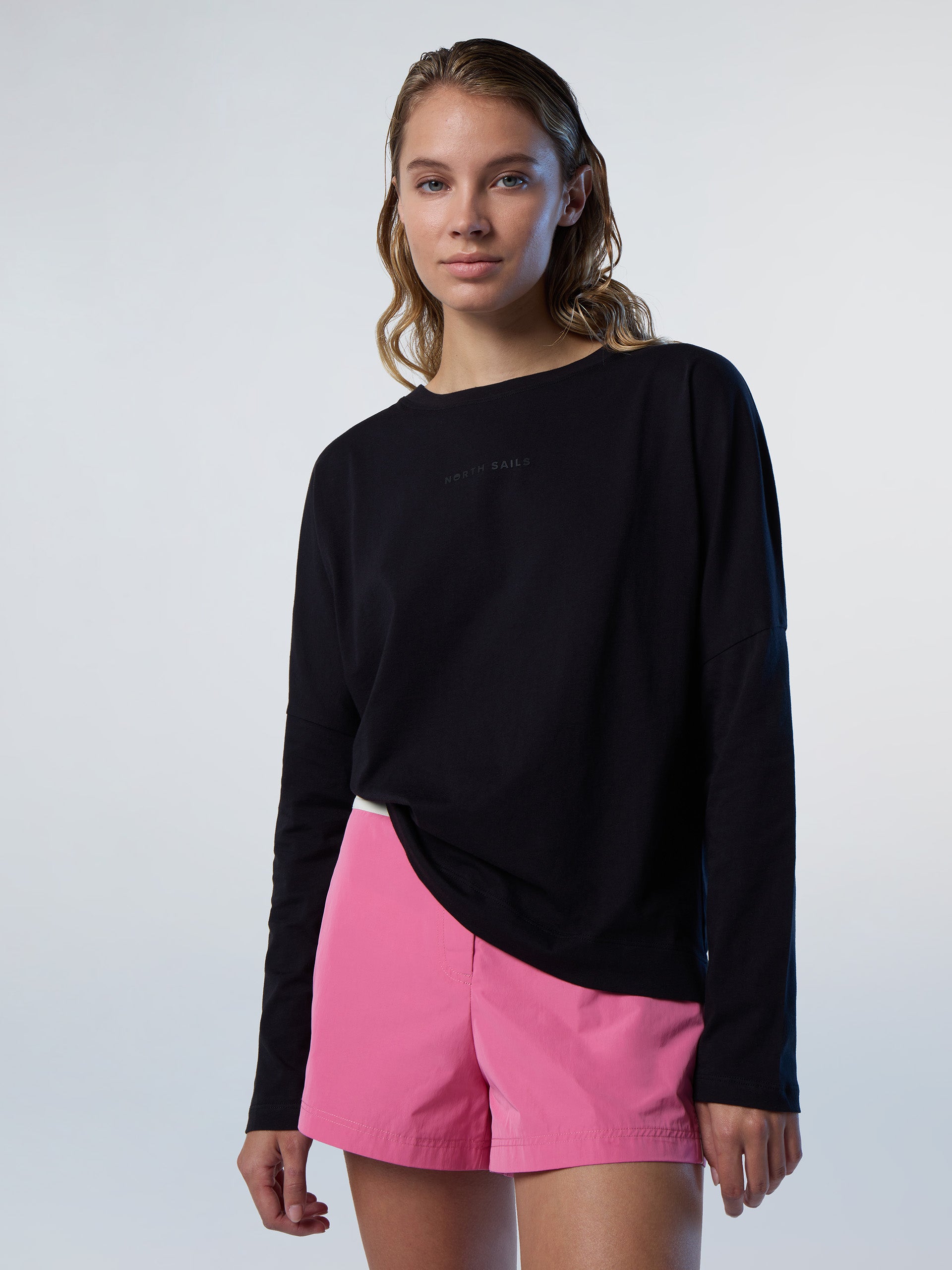 6 | Black | t-shirt-long-sleeve-wgraphic-093373