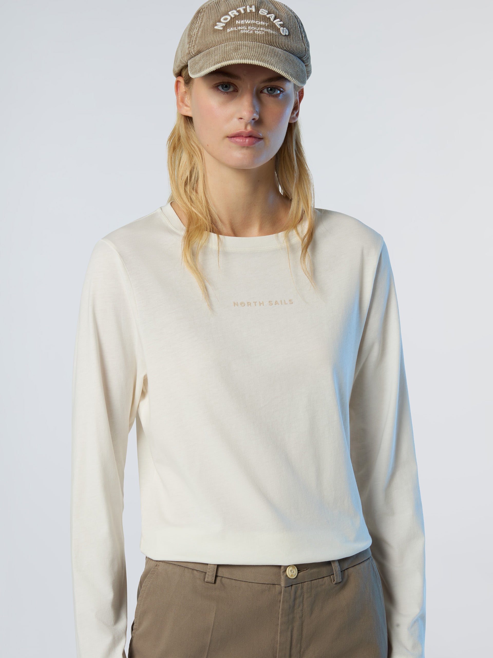 2 | Winter white | t-shirt-ls-wgraphic-093566