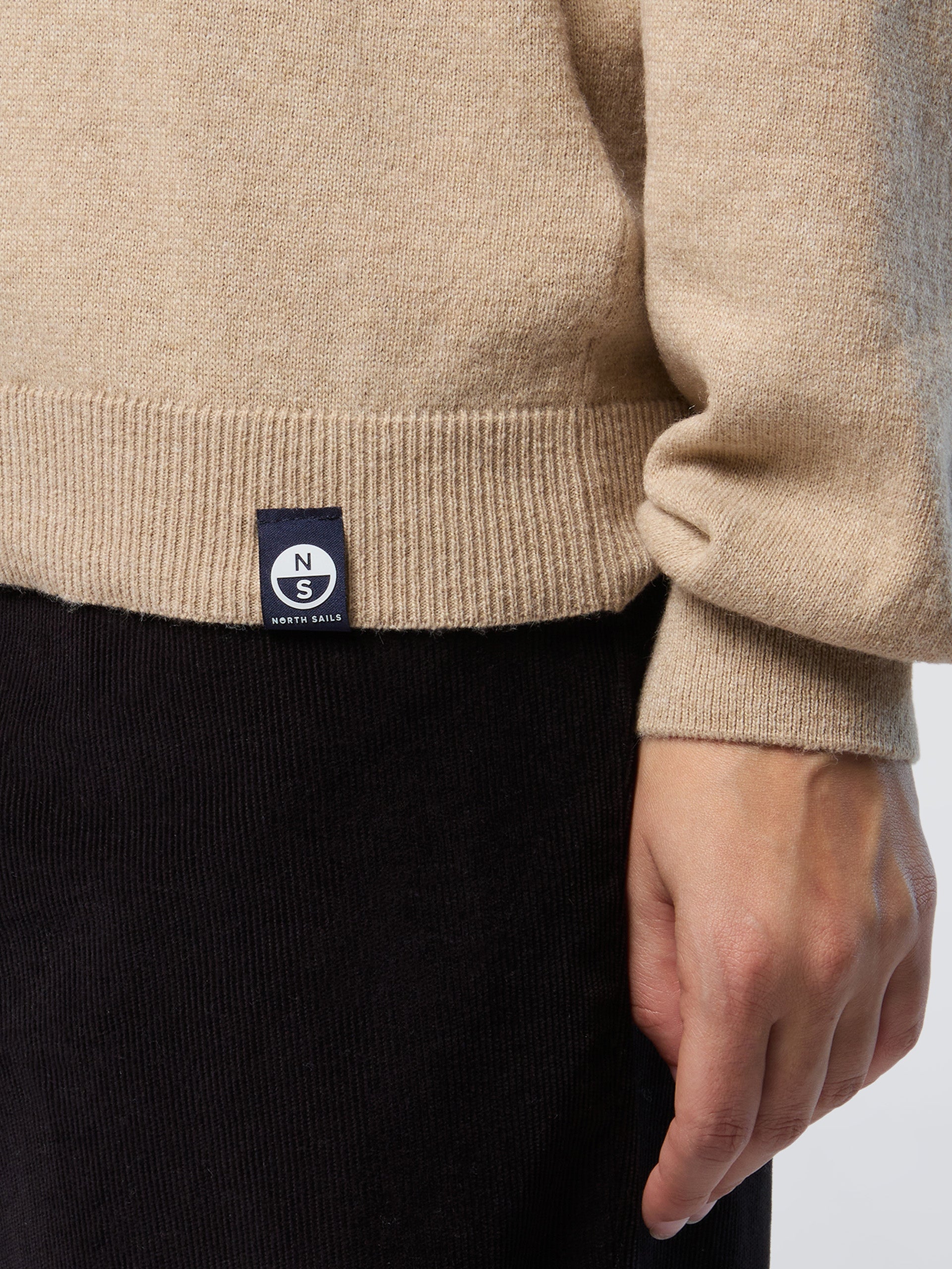 6 | Gold | v-neck-12-gg-knitwear-095482