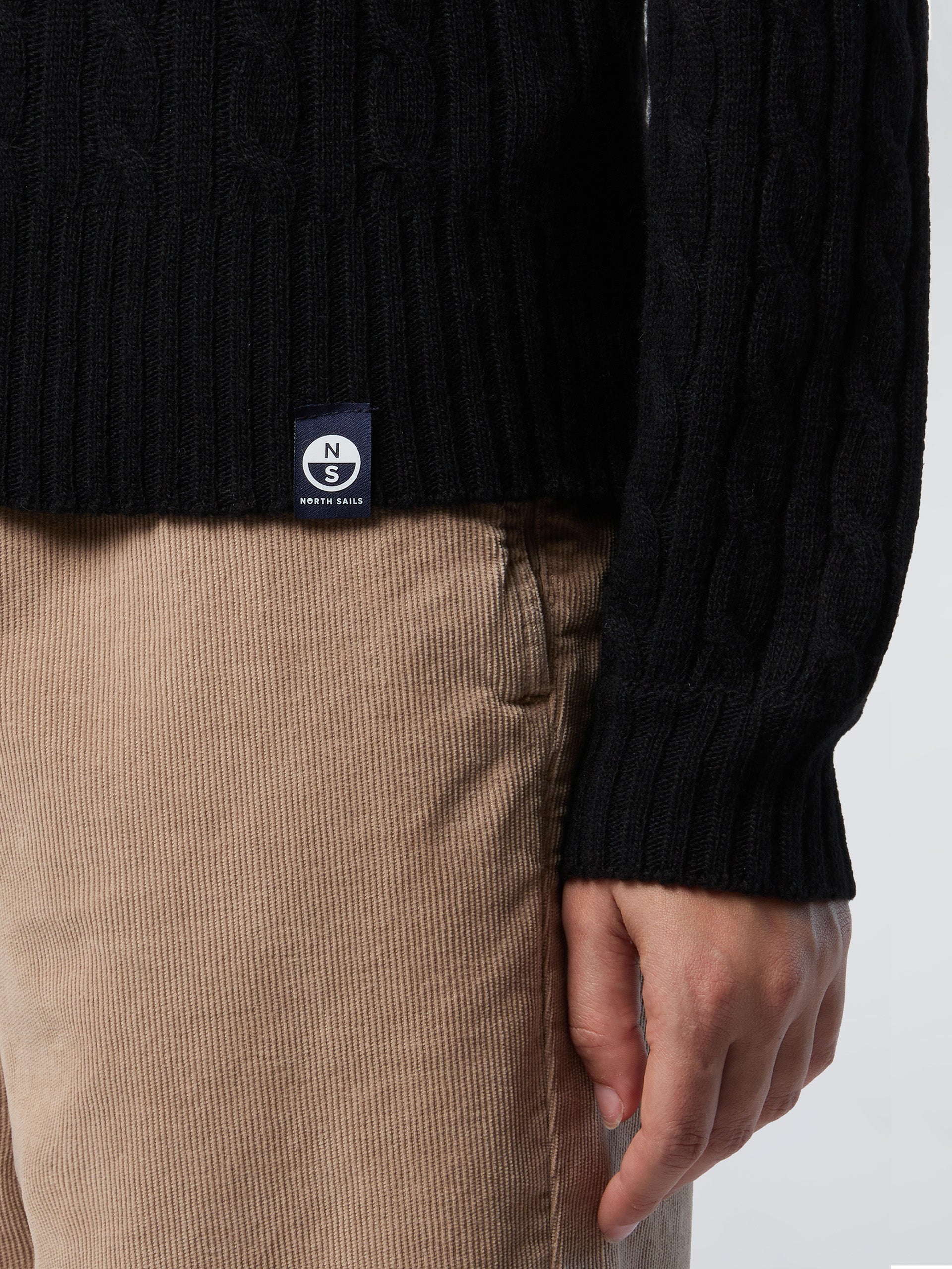 6 | Black | v-neck-7gg-knitwear-095491