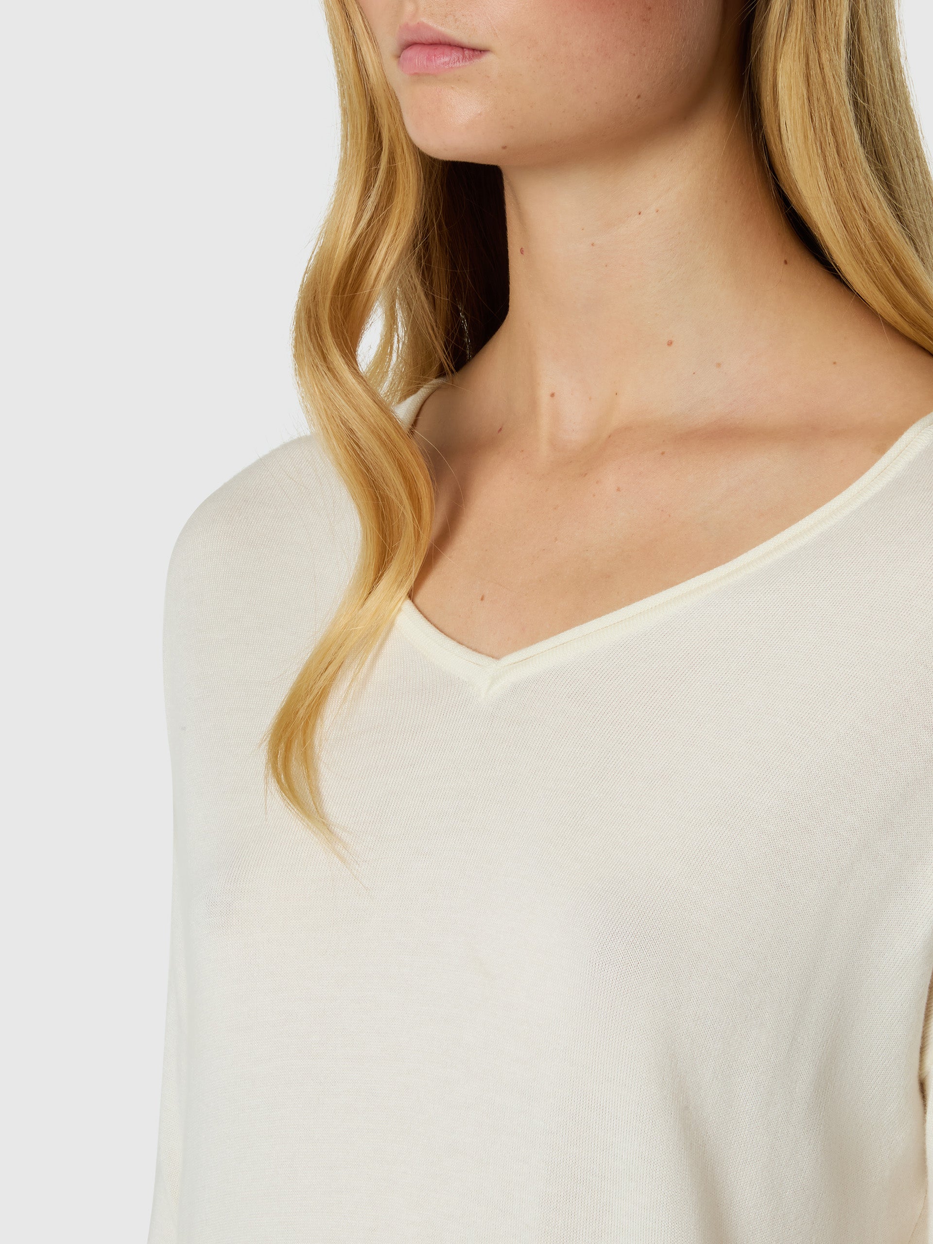 6 | Marshmallow | v-neck-12-gg-knitwear-sweatshirt-095541