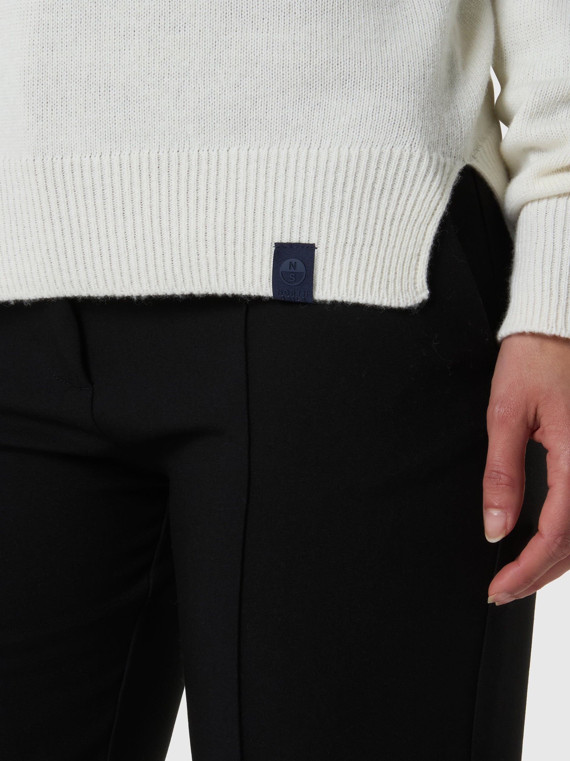 6 | Marshmallow | v-neck-12gg-knitwear-095546