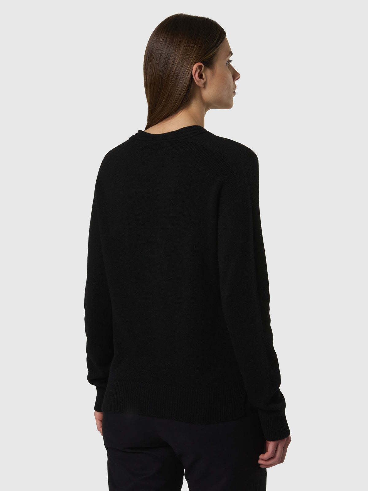 4 | Black | v-neck-12gg-knitwear-095546