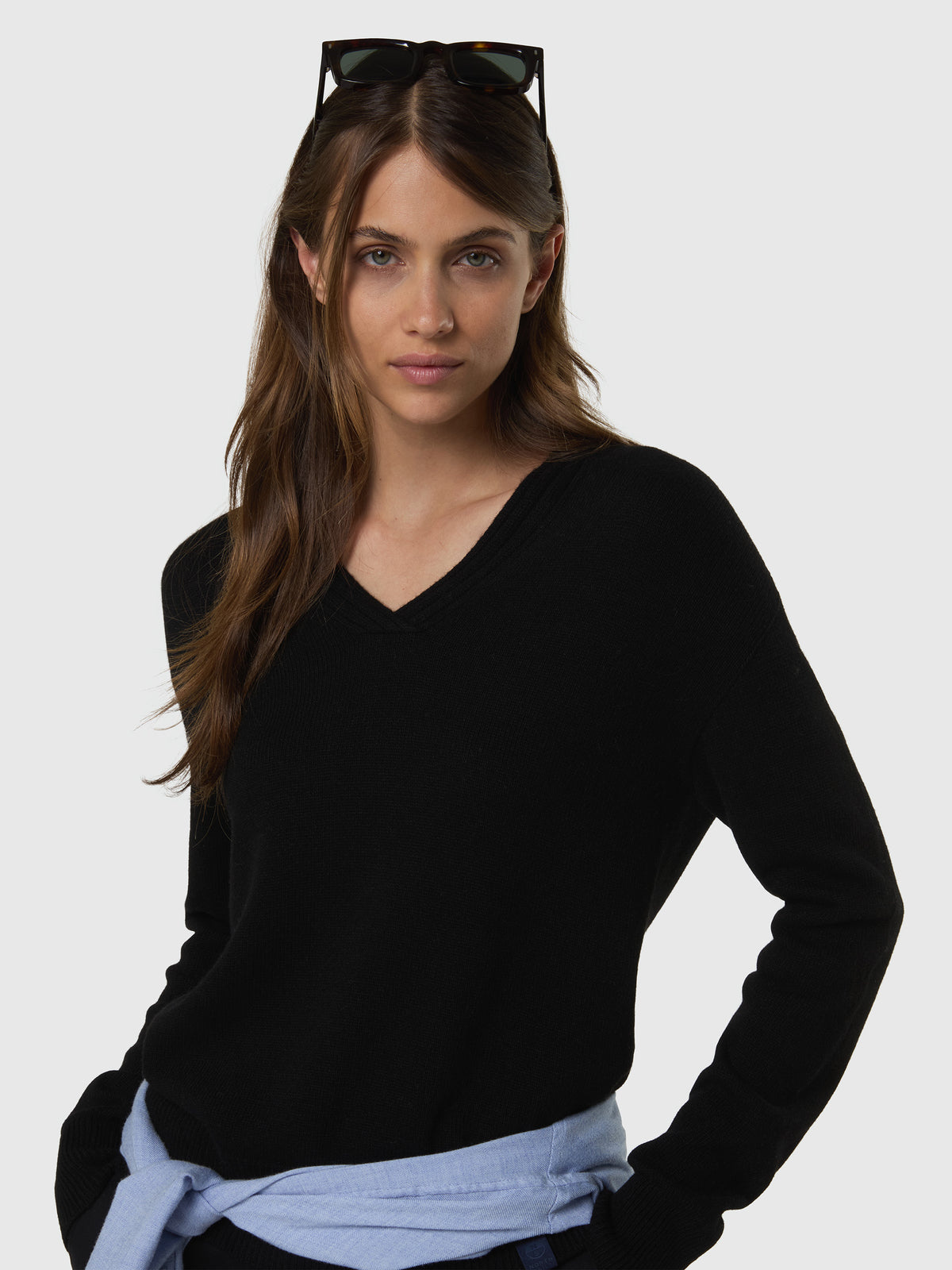 2 | Black | v-neck-12gg-knitwear-095546