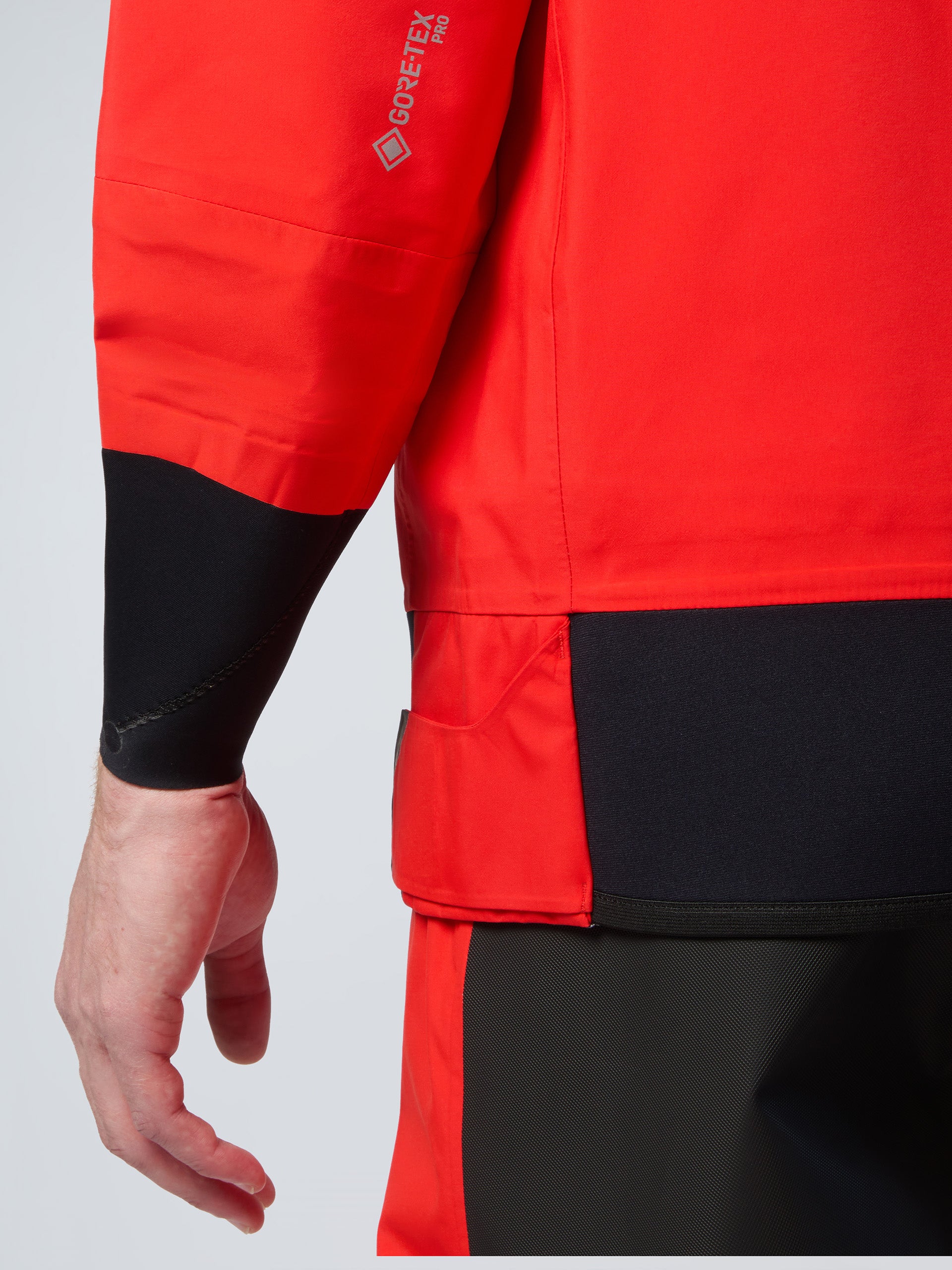 8 | Fiery red | 27M050_0235_msfront1