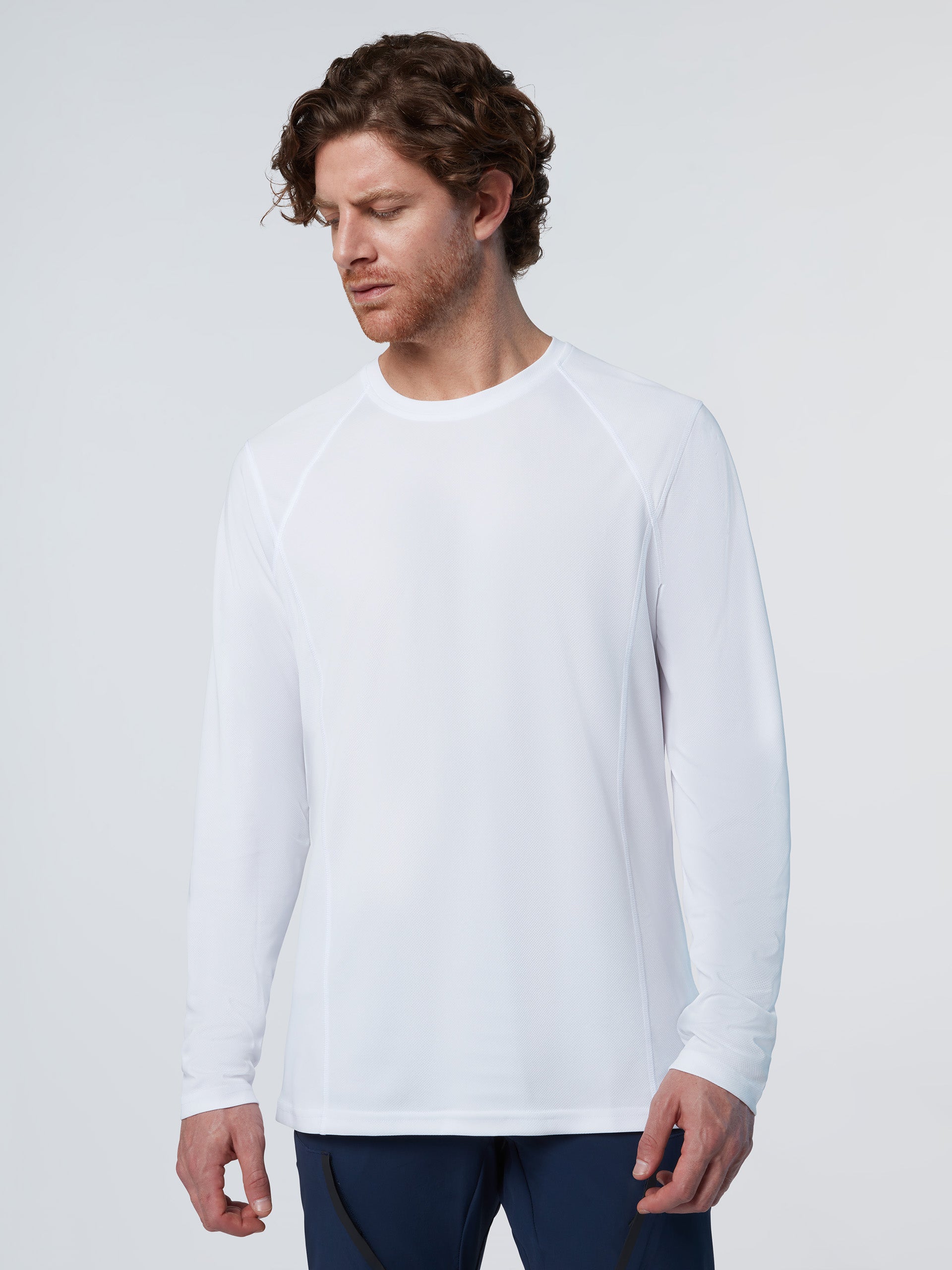 2 | White | regatta-tech-t-ls-27m109