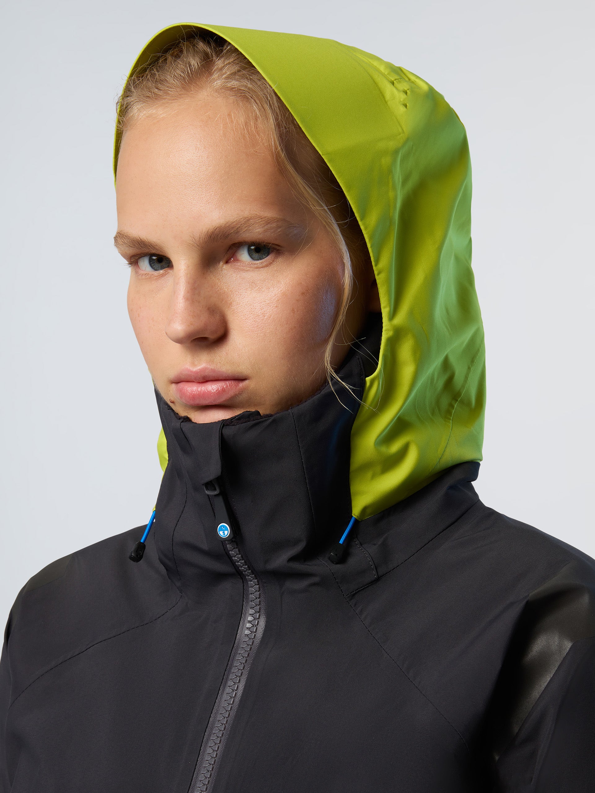 7 | Phantom | women%27s-offshore-jacket-27w045