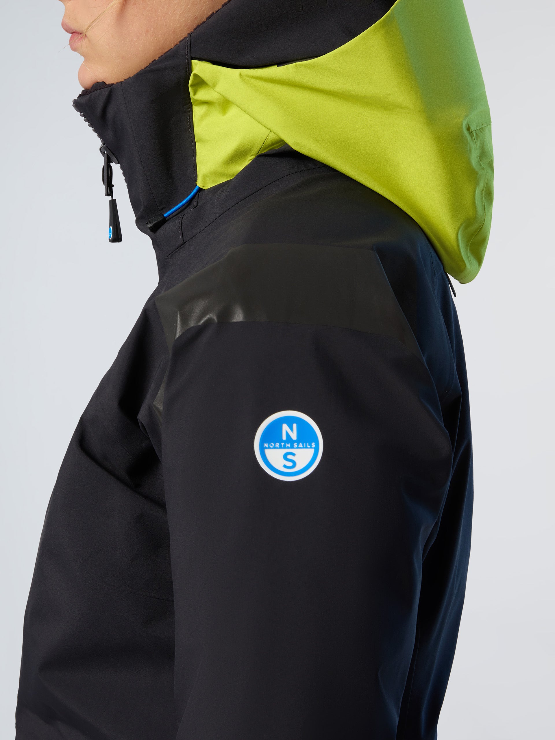 9 | Phantom | women%27s-offshore-jacket-27w045