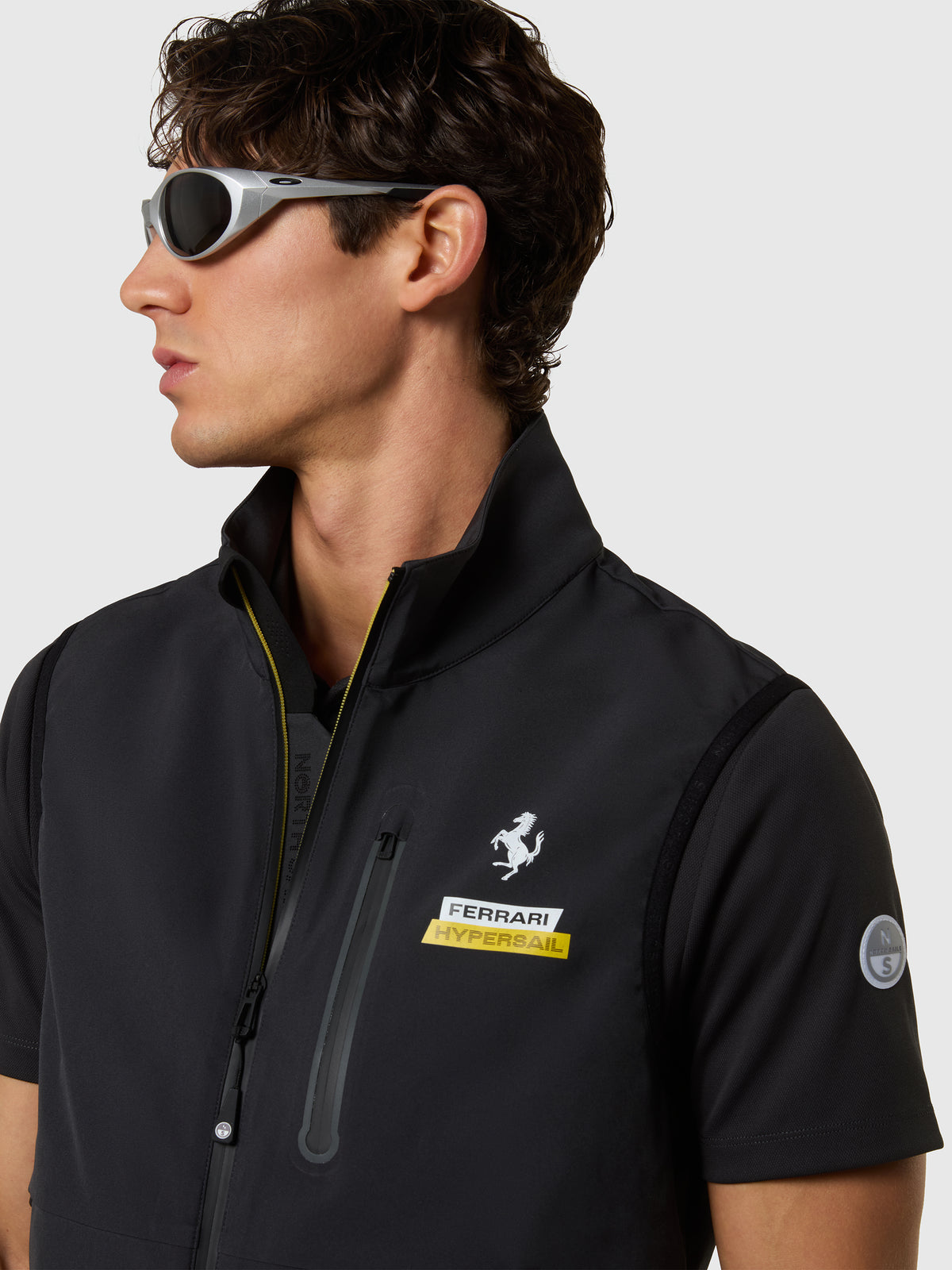 2 | Phantom | foil-softshell-vest-hypersail-400026