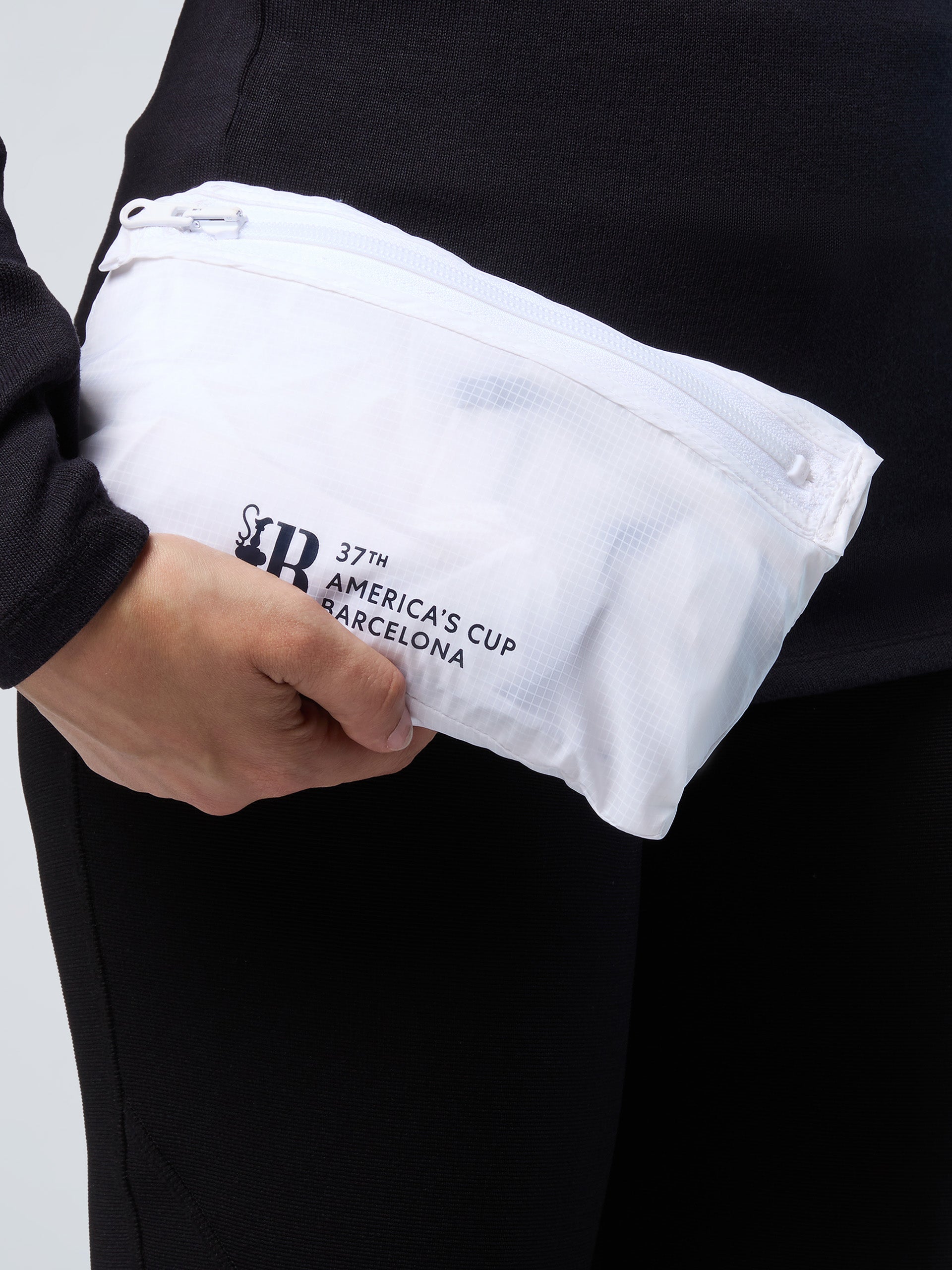 7 | White | 449006_0101_psfront1