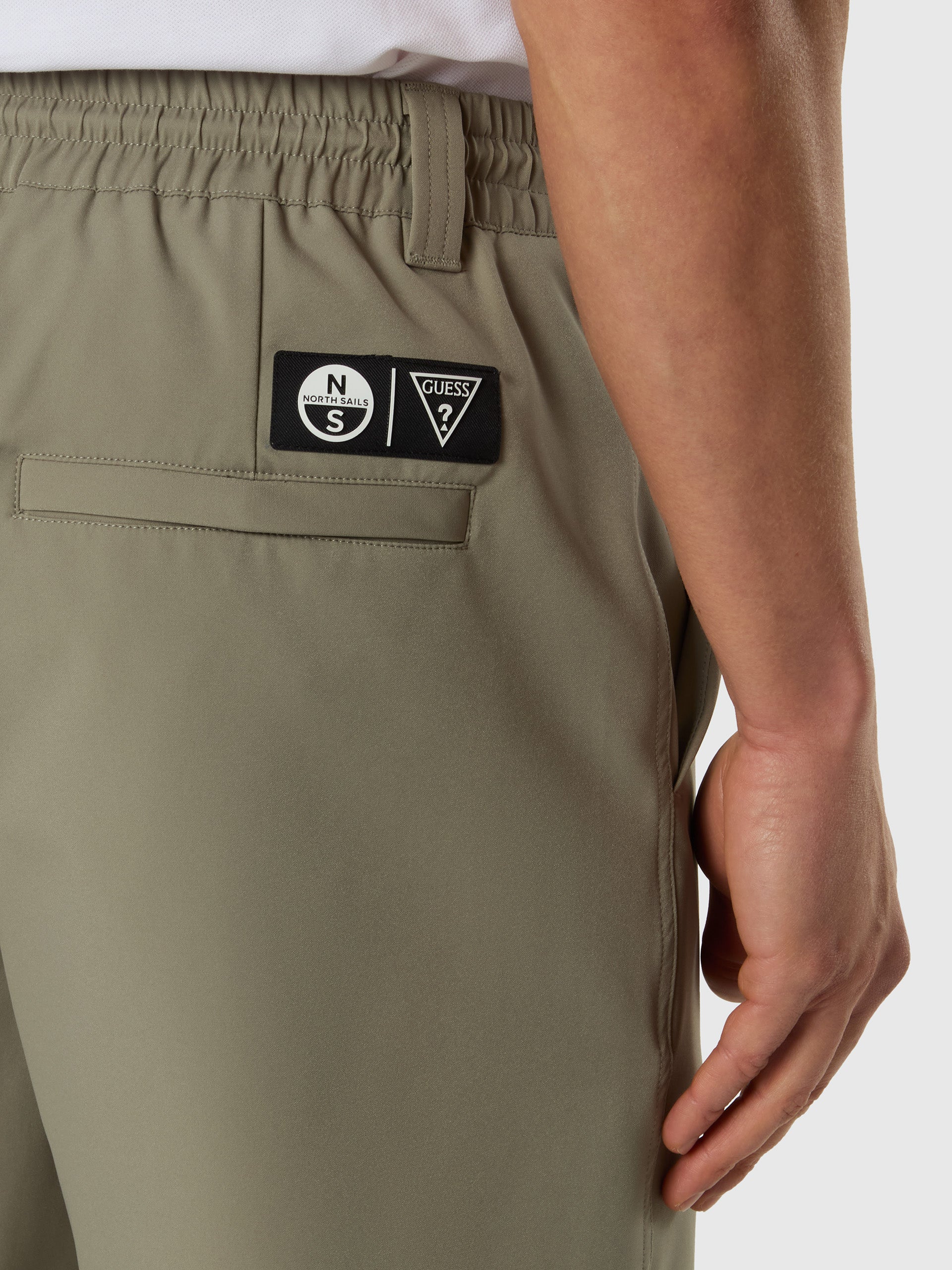 6 | Mossy green | regular-fit-short-trouser-470009
