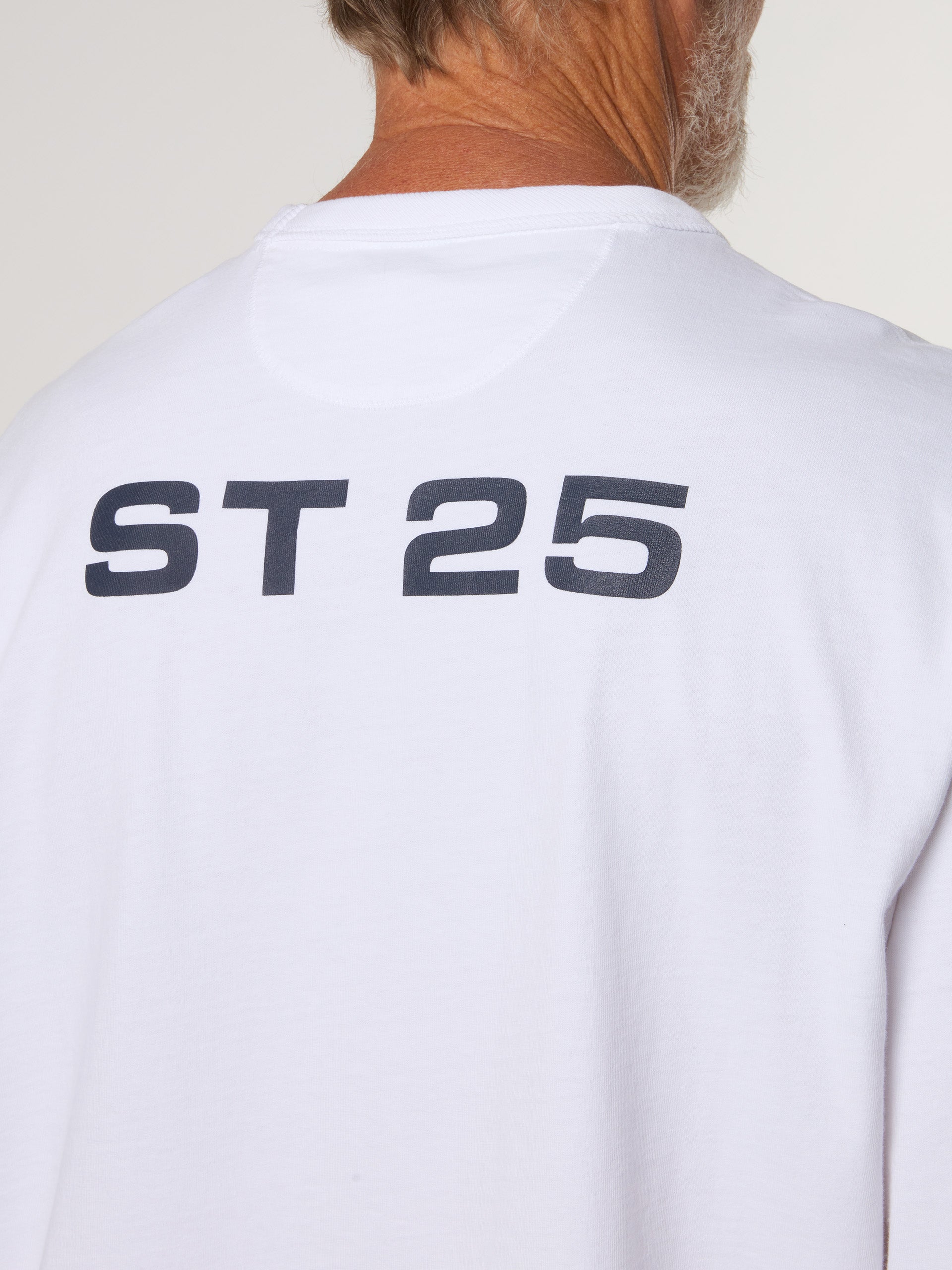 4 | White | t-shirt-long-sleeve-493004