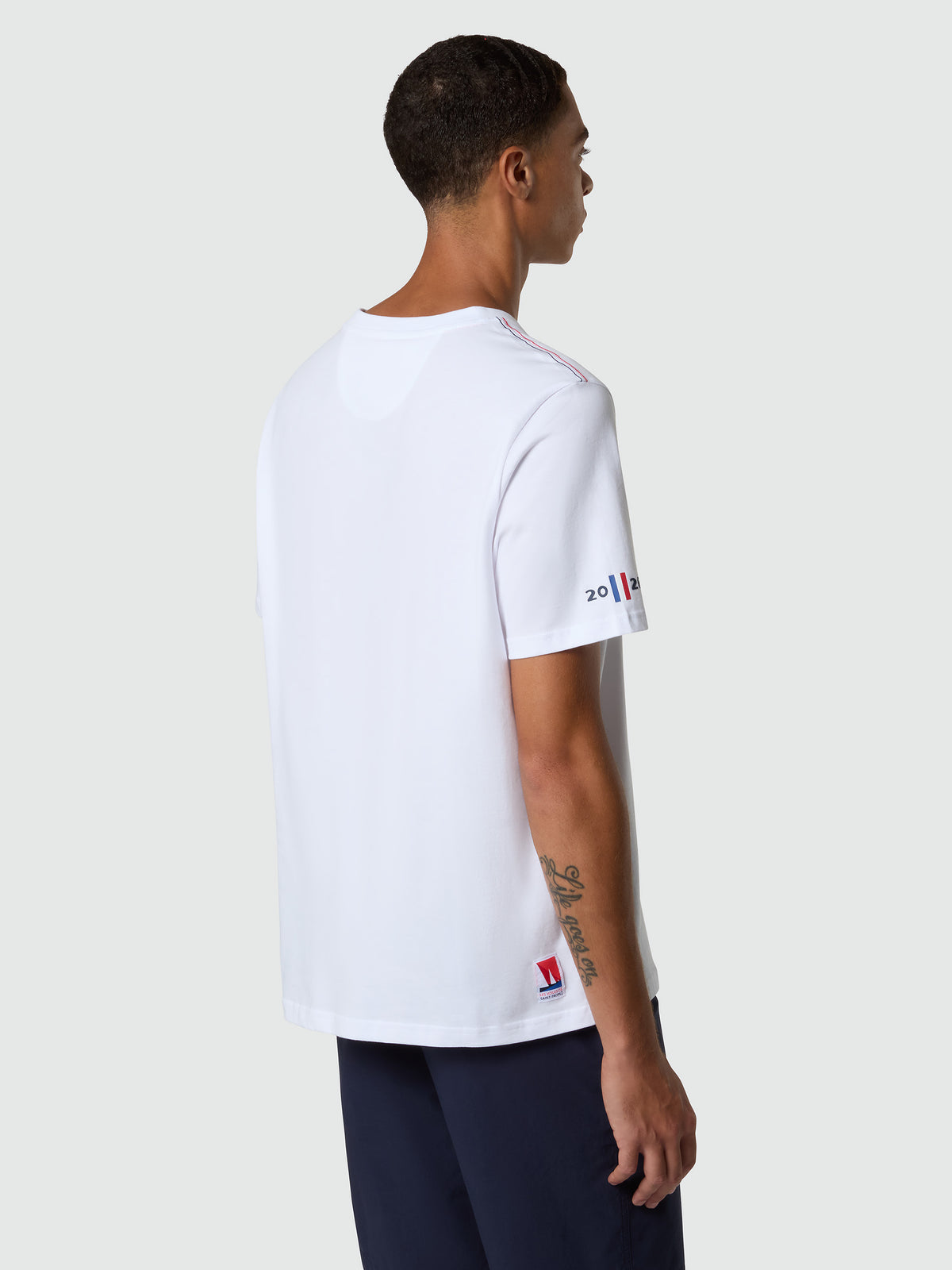 4 | White | t-shirt-short-sleeve-495013