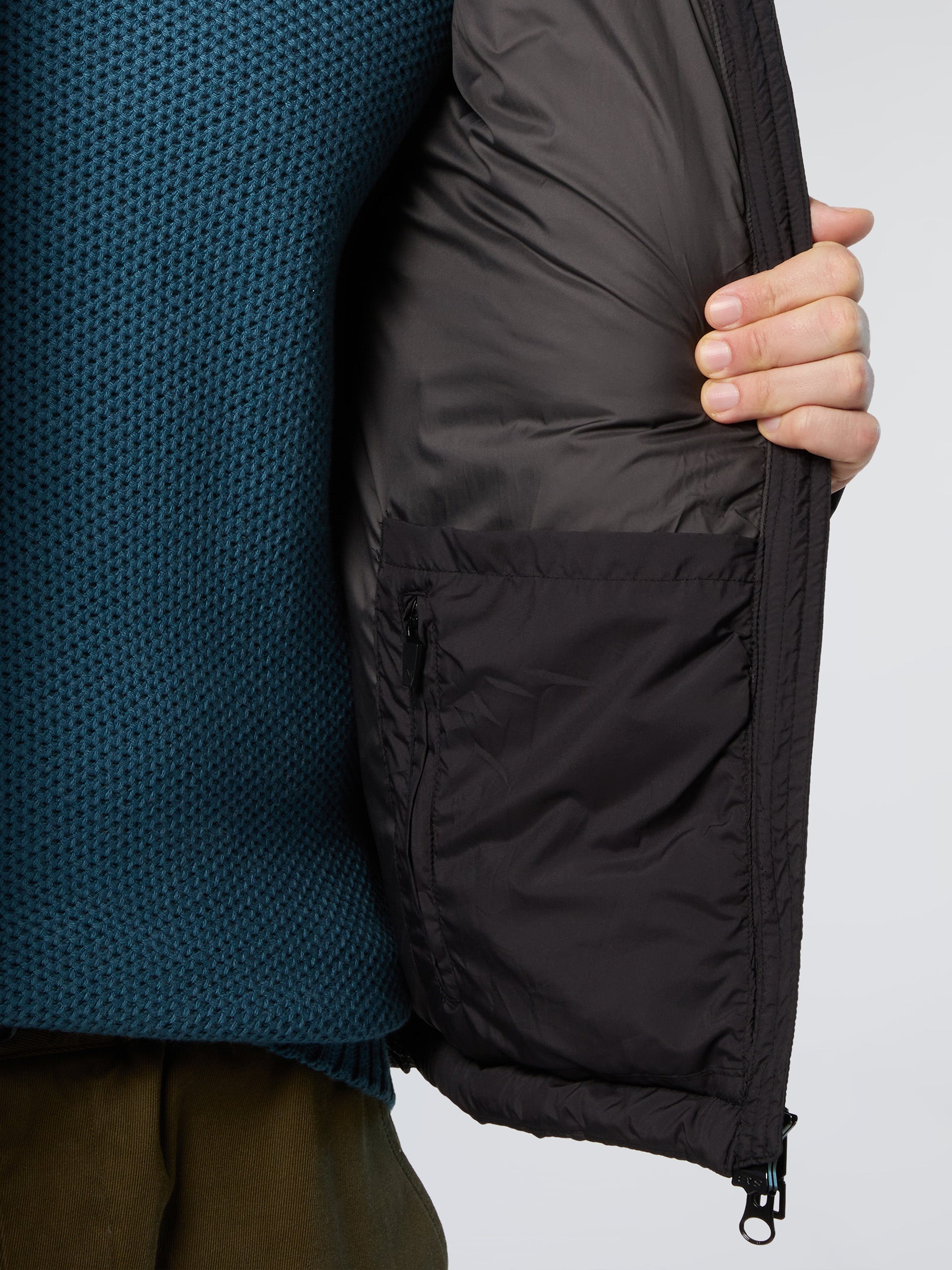 7 | Black | beam-puffer-jacket-603308