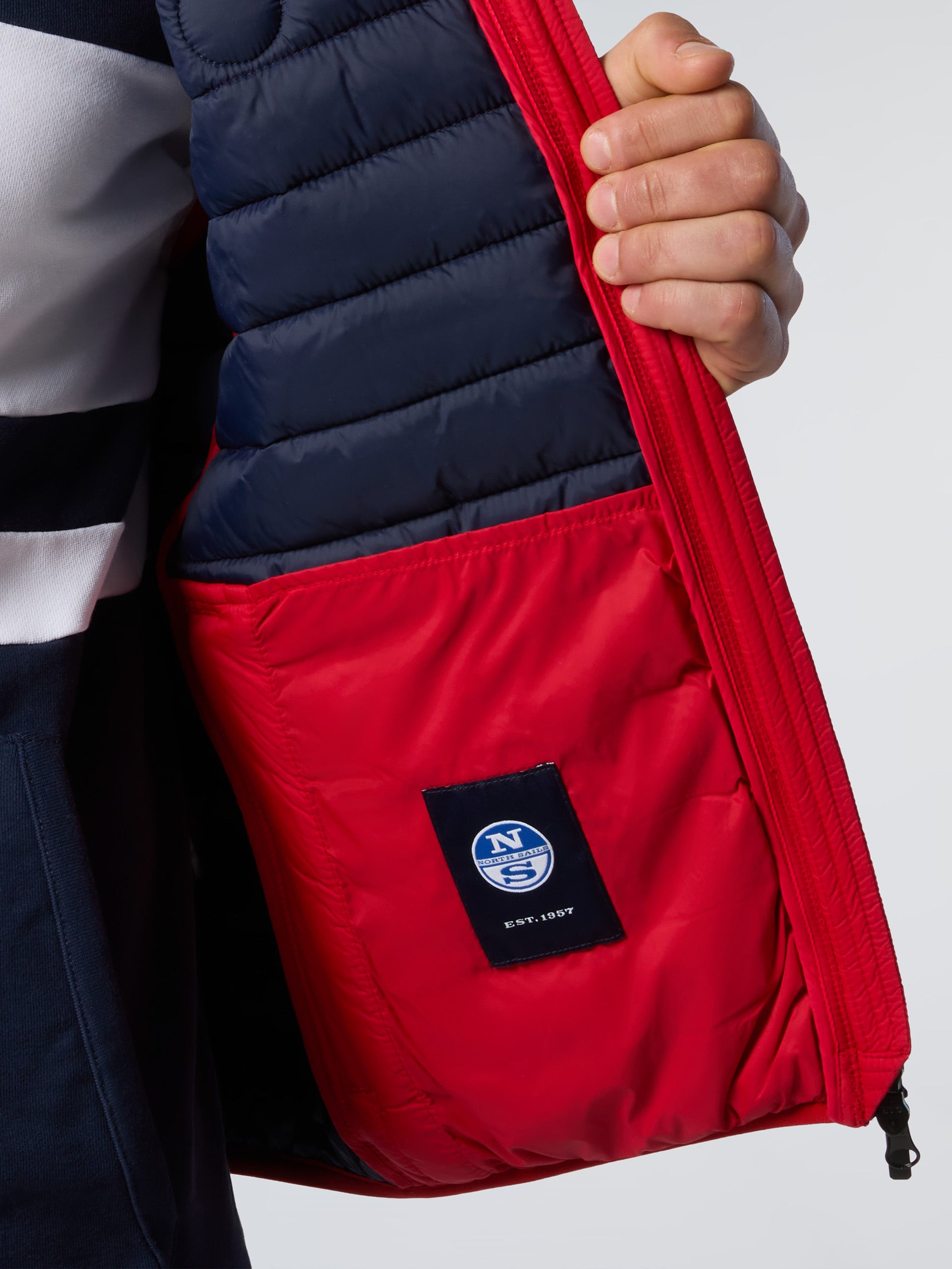 7 | Red | zephyr-ultralight-vest-603347