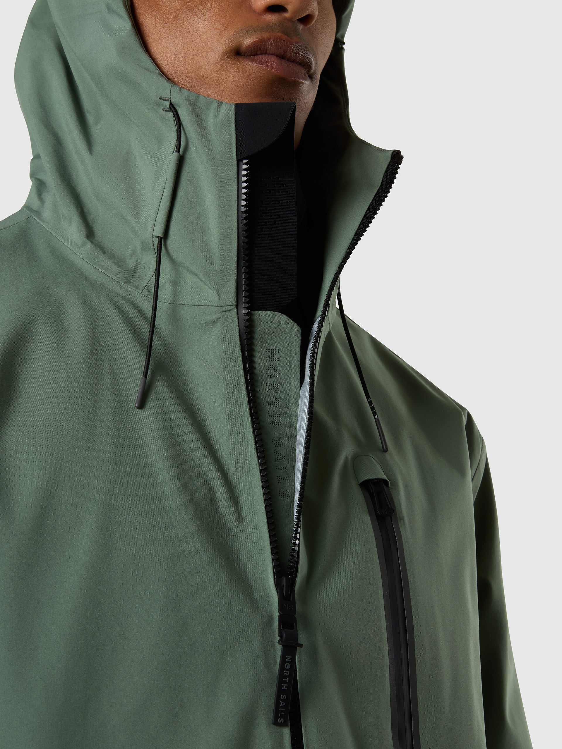 8 | Laurel wreath | commuter-trench-jacket-603408