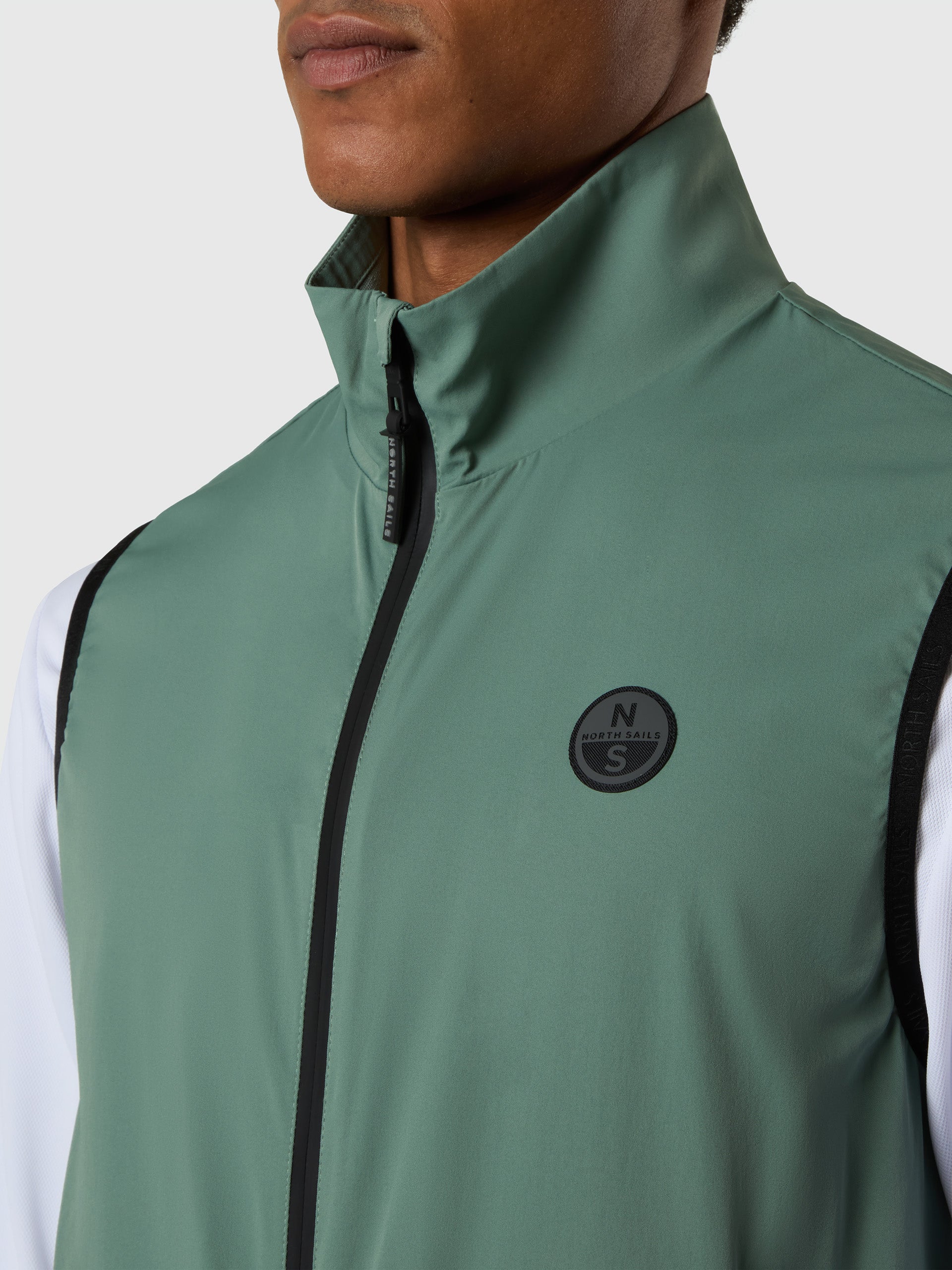 6 | Laurel wreath | ventolite-vest-603415