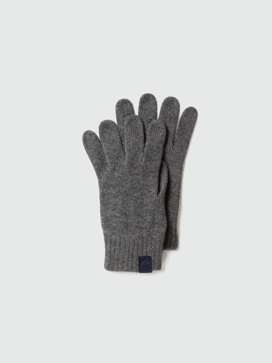 gloves-623347