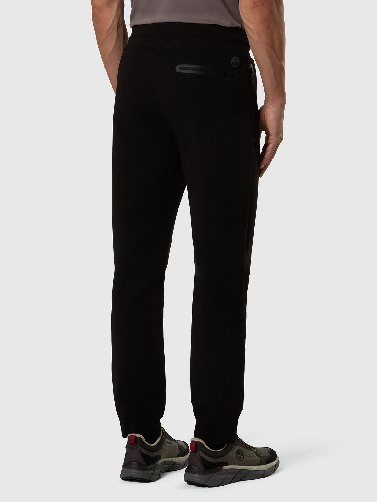 4 | Black | long-sweatpans-673057