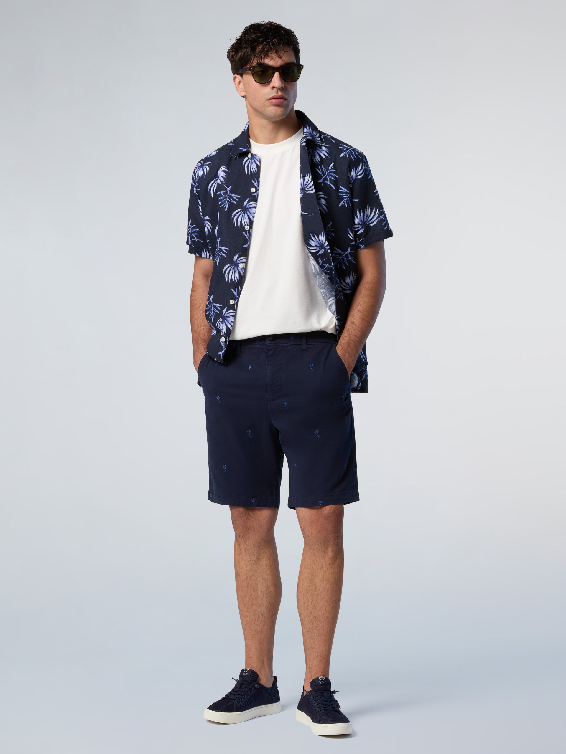 2 | Navy blue | freedoms-regular-fit-chino-short-trouser-673154