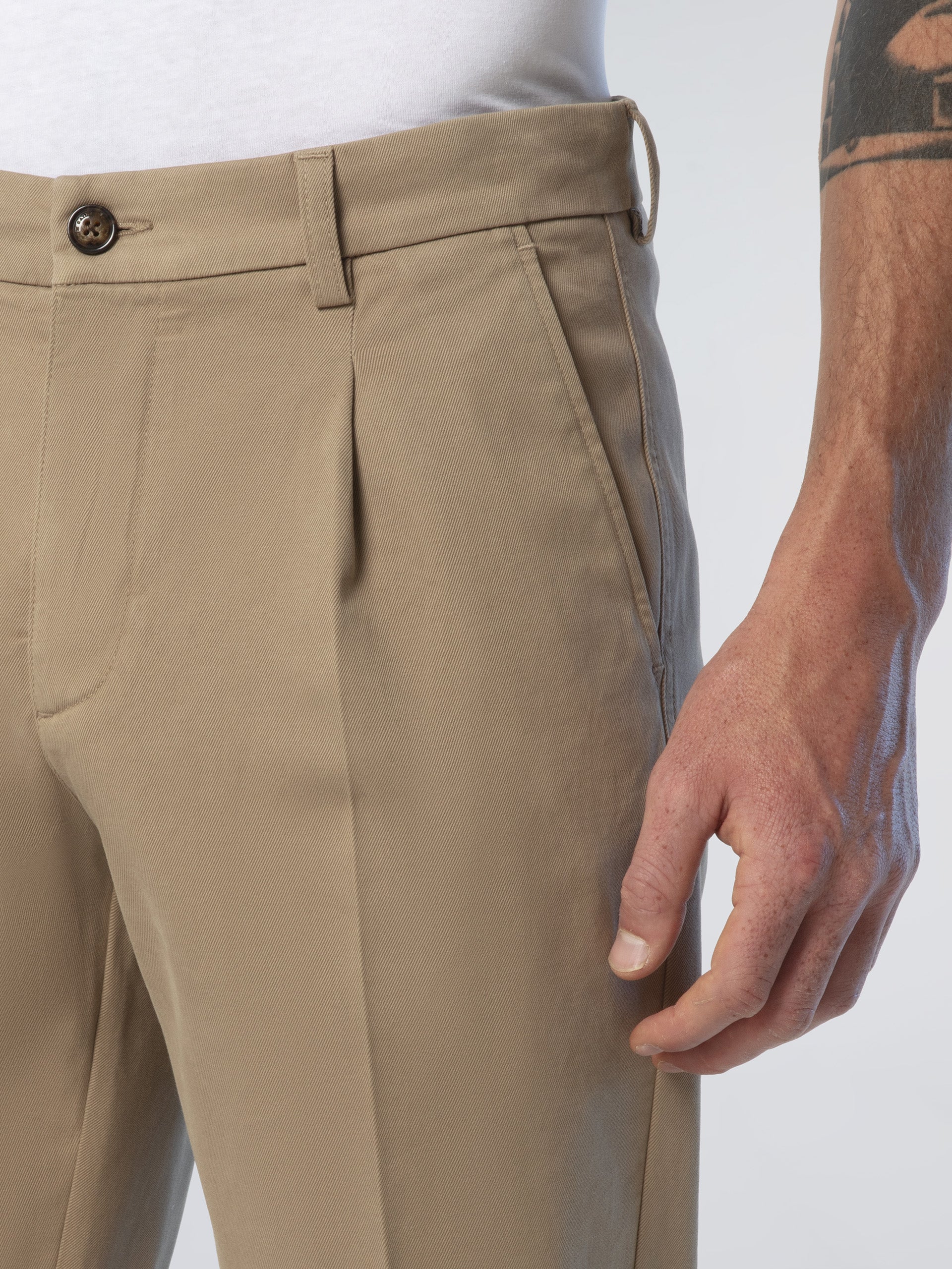Defender pleated gabardine chinos | North Sails