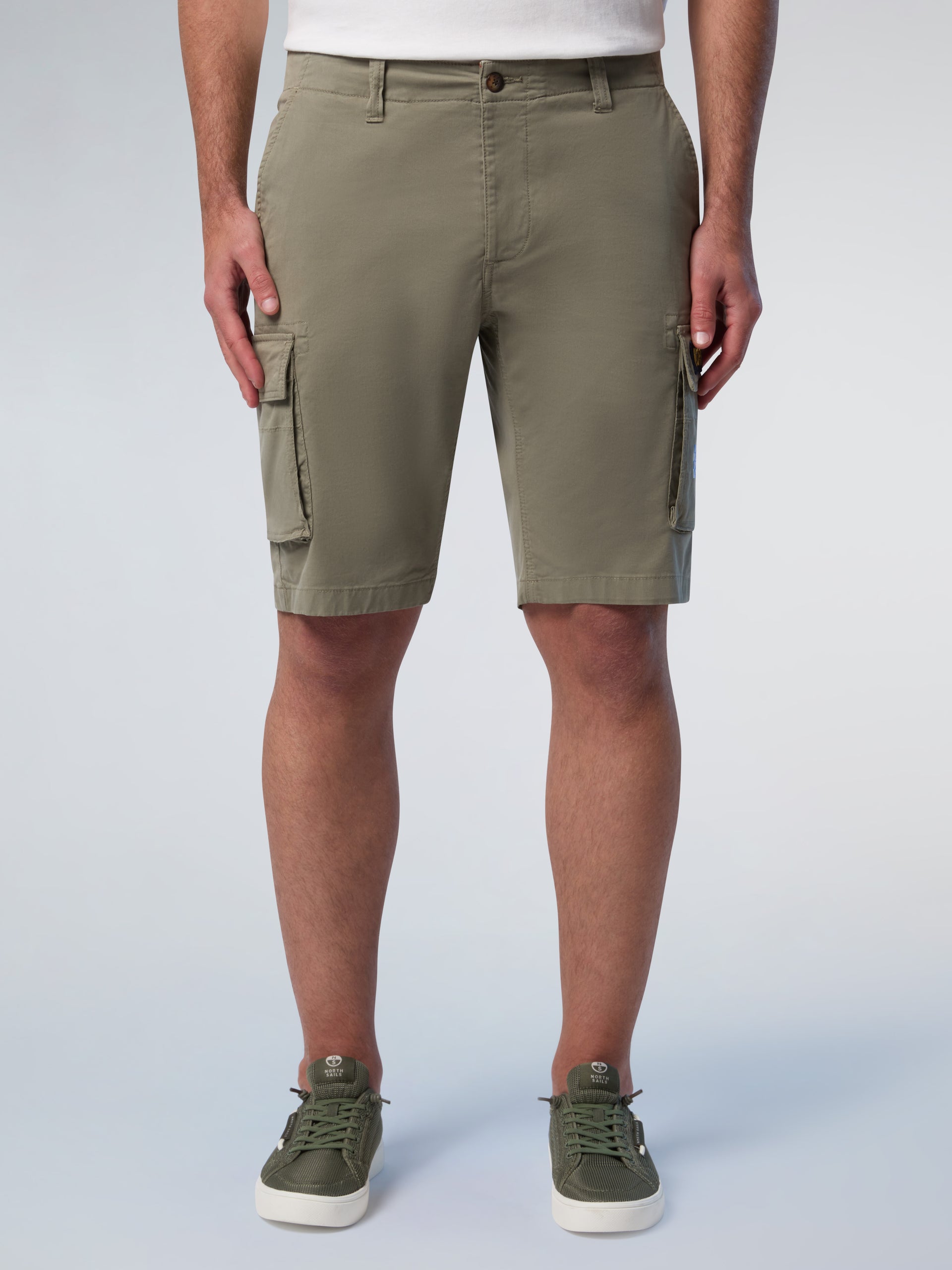 1 | Deep green | crews-regular-fit-cargo-short-trouser-673179